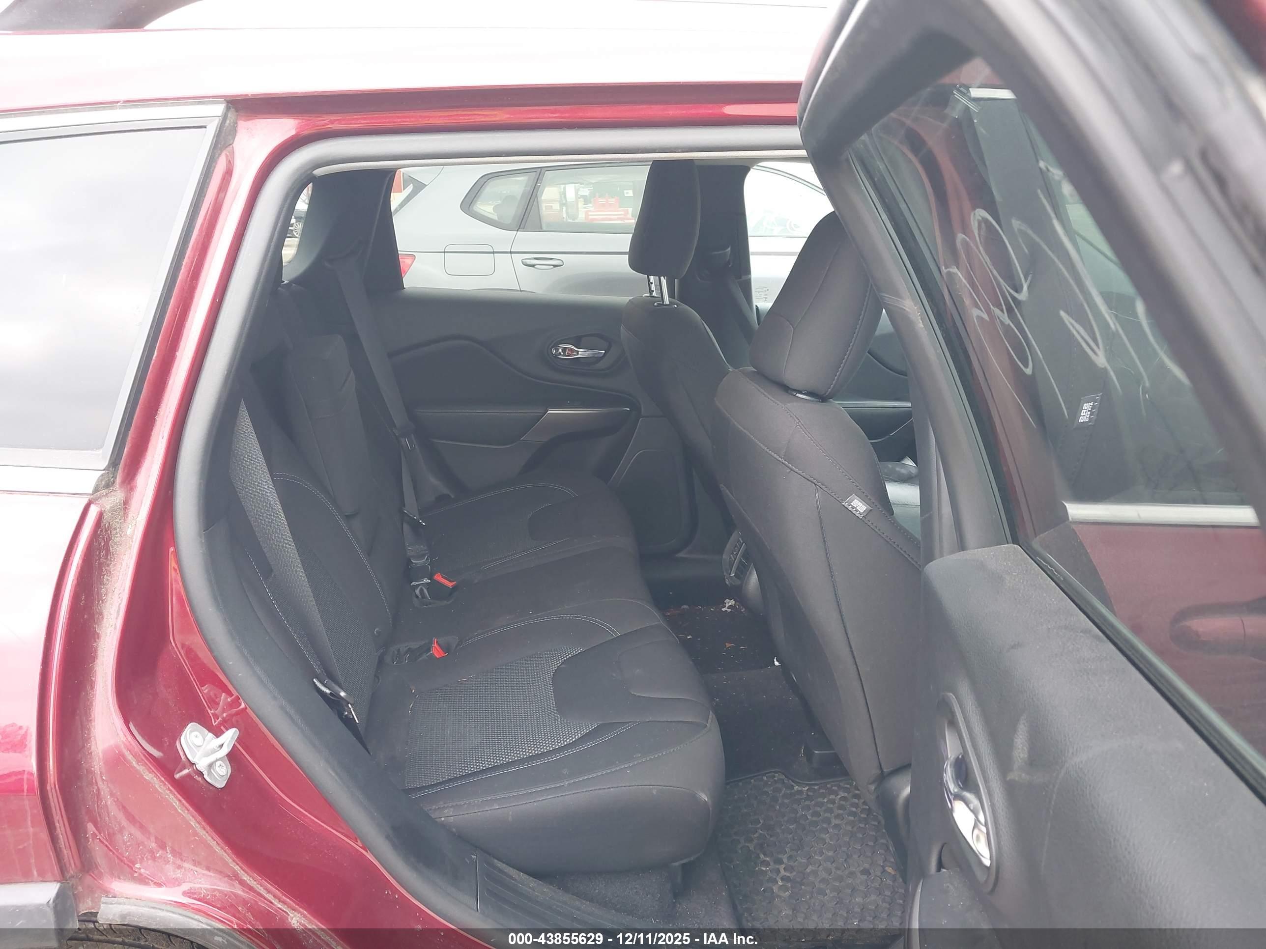 JEEP CHEROKEE image 8