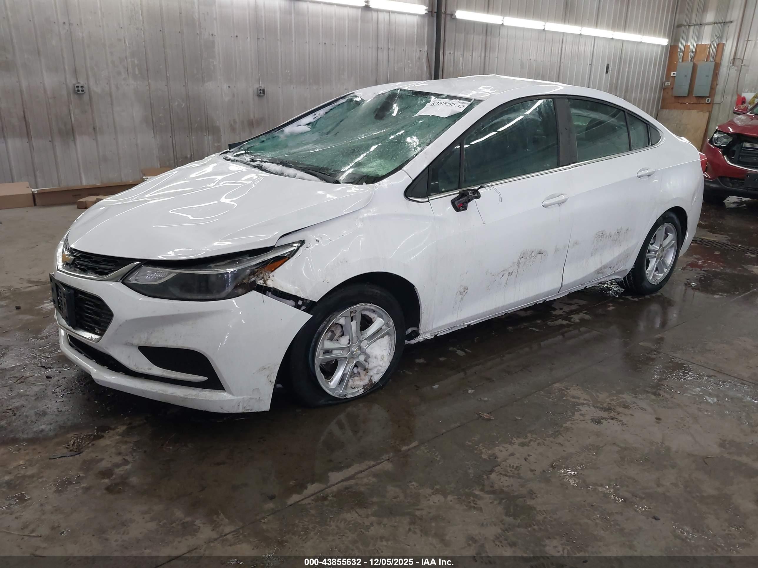 CHEVROLET CRUZE image 2