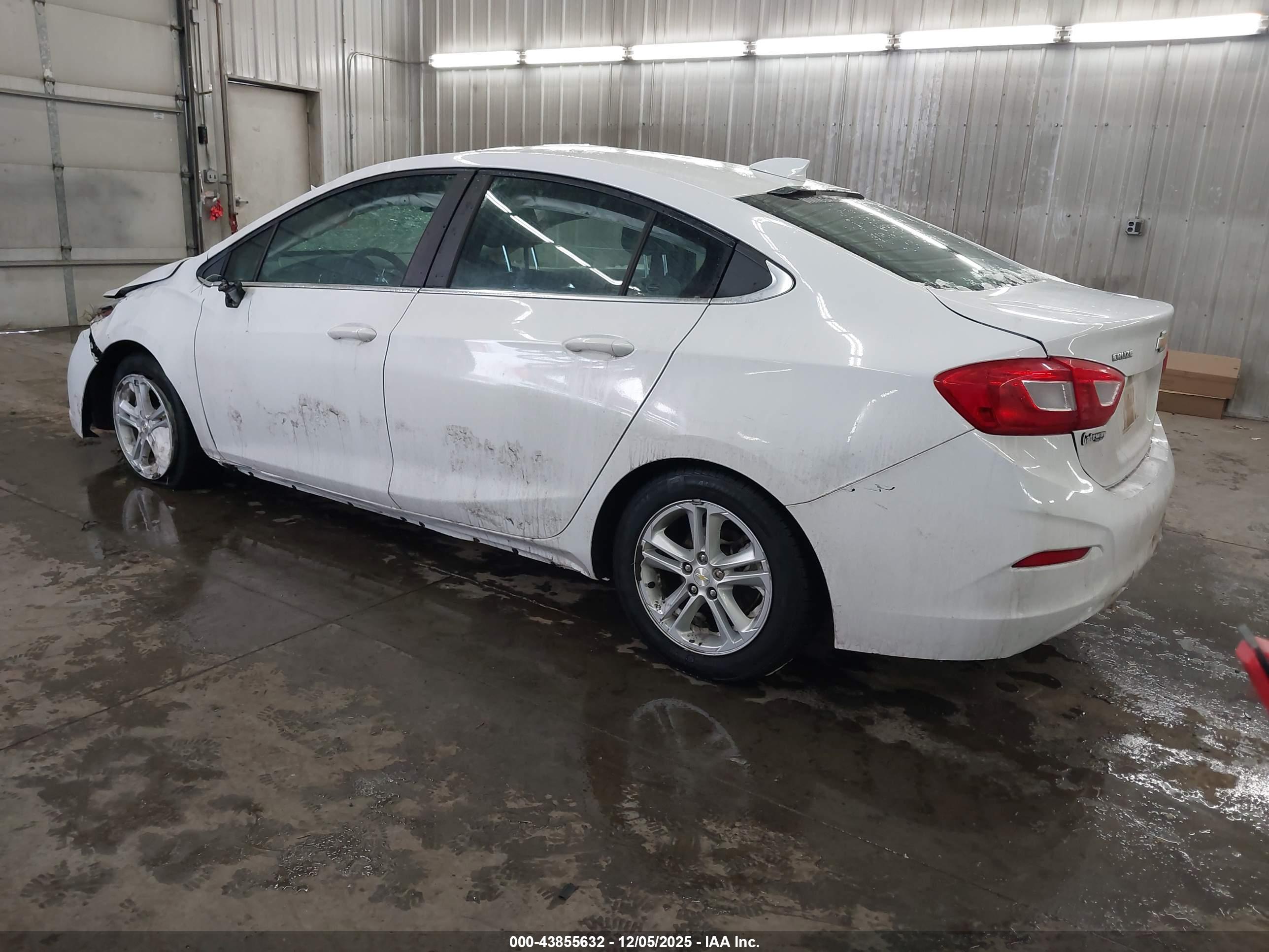CHEVROLET CRUZE image 3