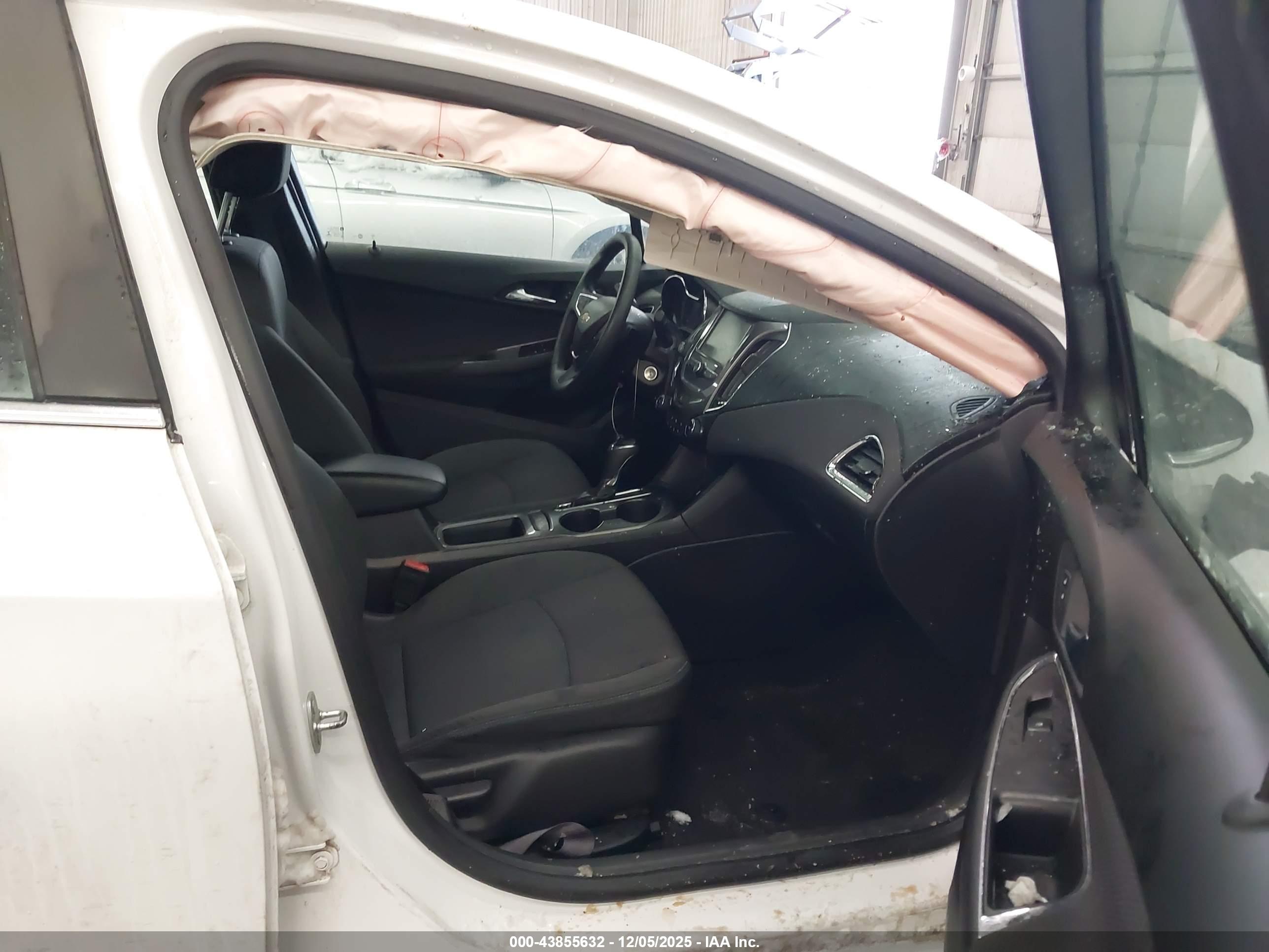 CHEVROLET CRUZE image 5