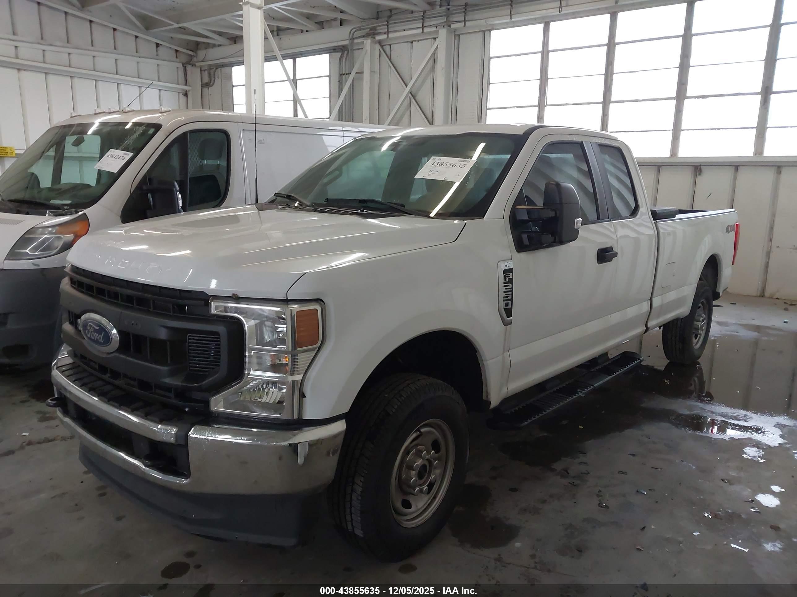 FORD F-250 image 2