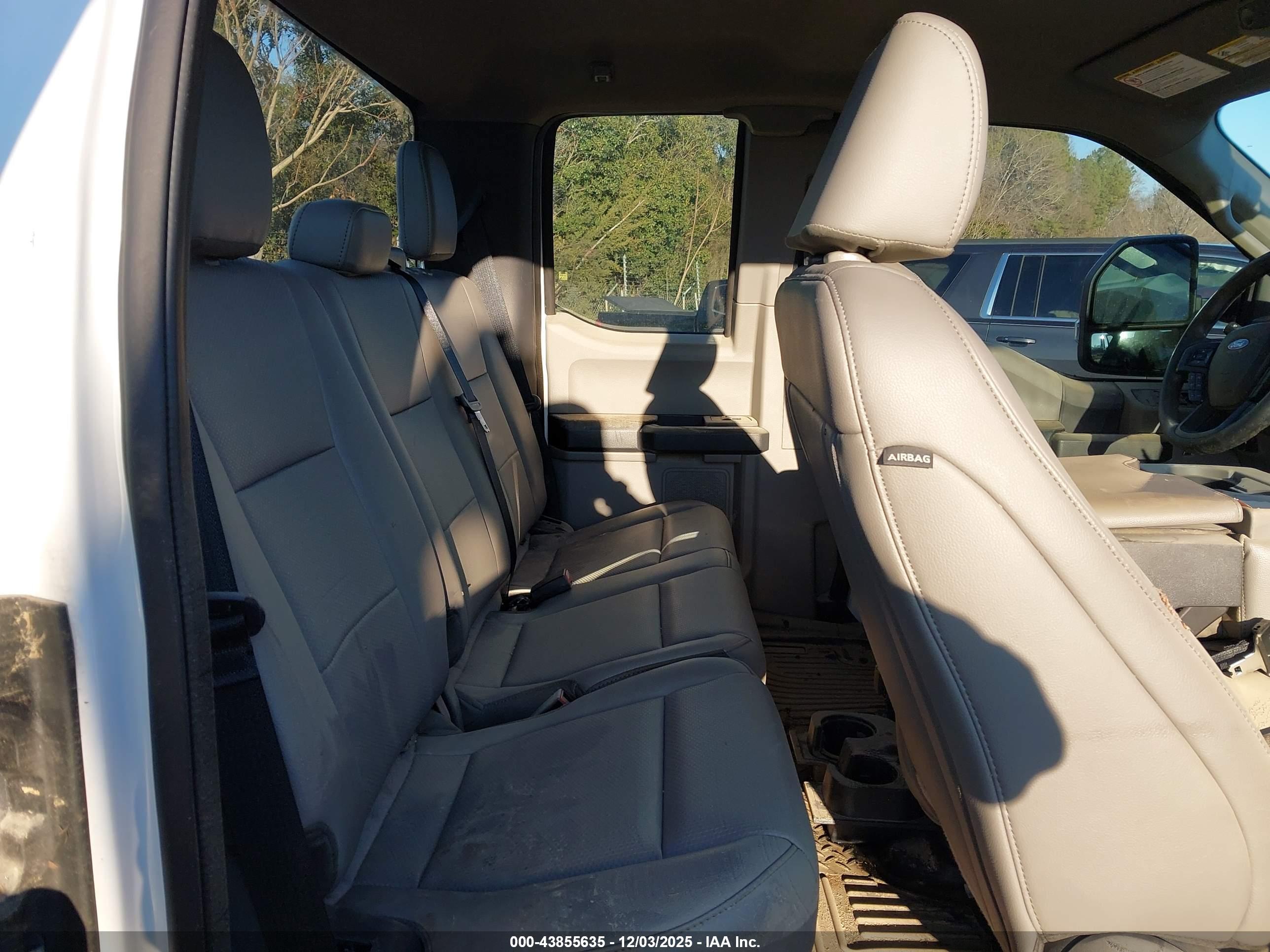FORD F-250 image 8