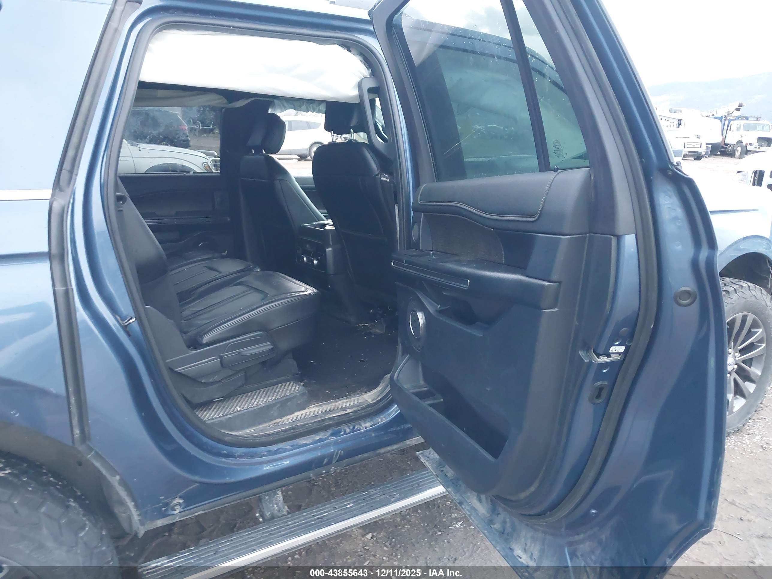 FORD EXPEDITION image 8