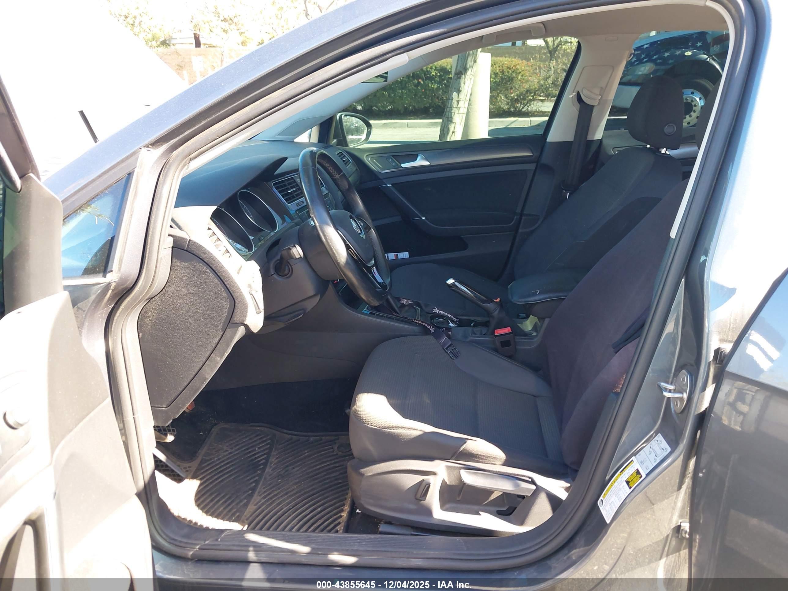VOLKSWAGEN GOLF image 5
