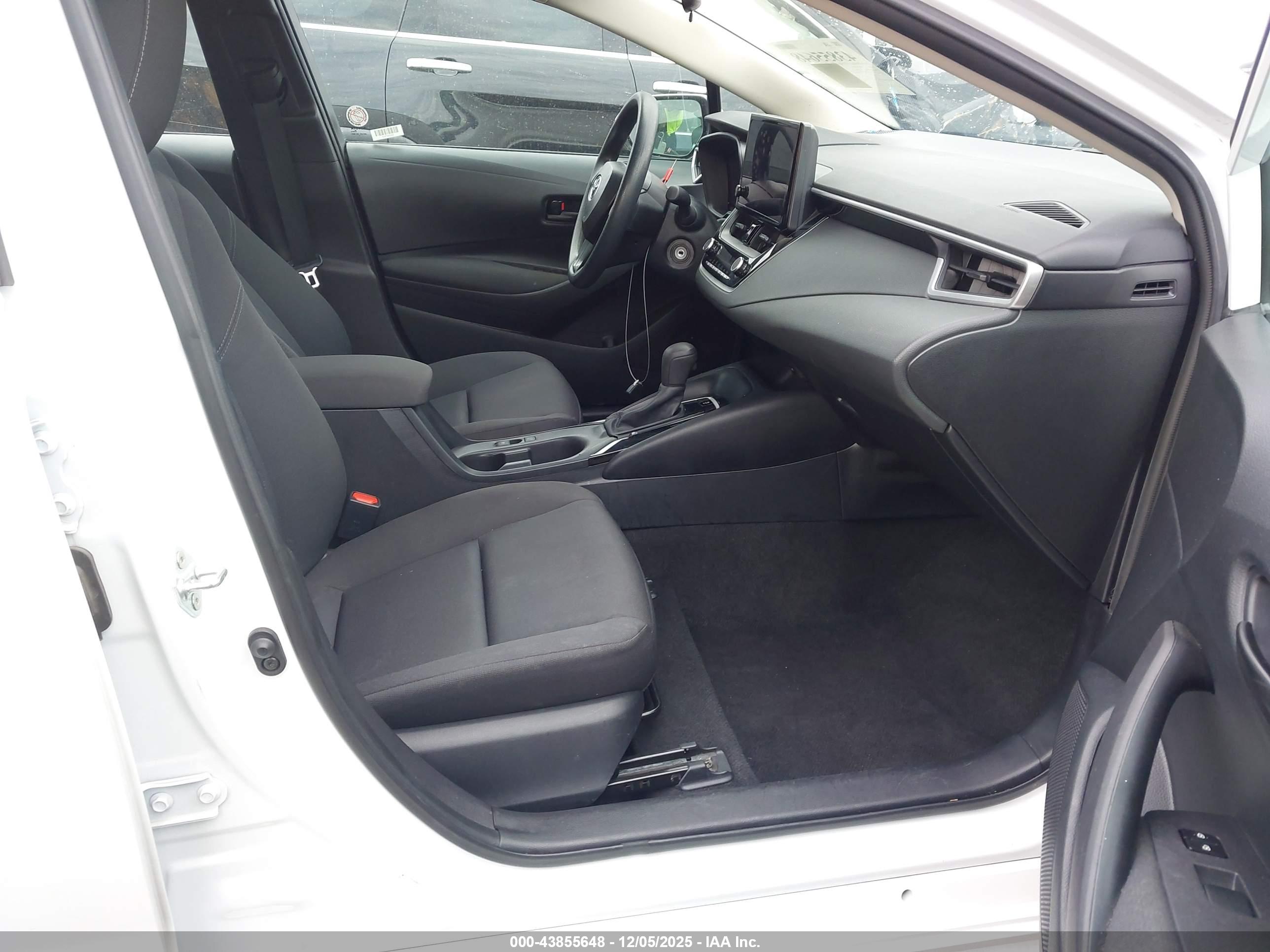 TOYOTA COROLLA image 5