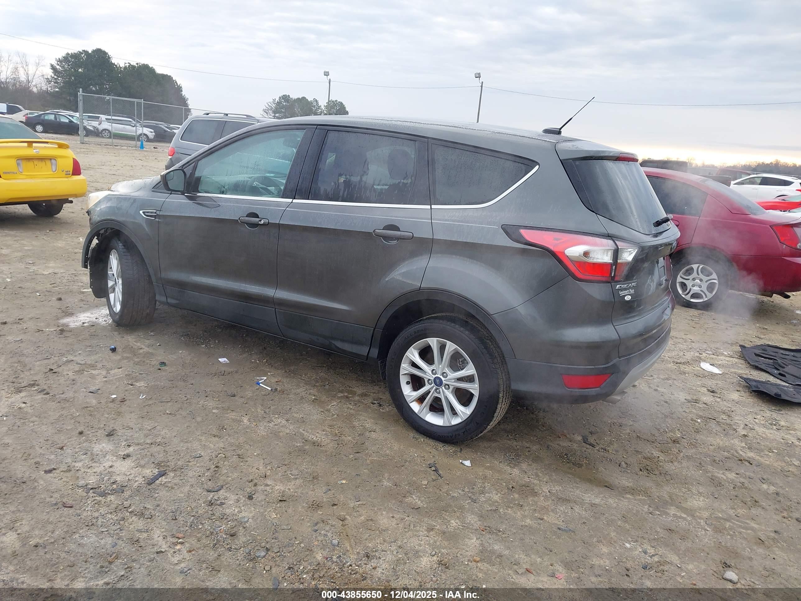 FORD ESCAPE image 3