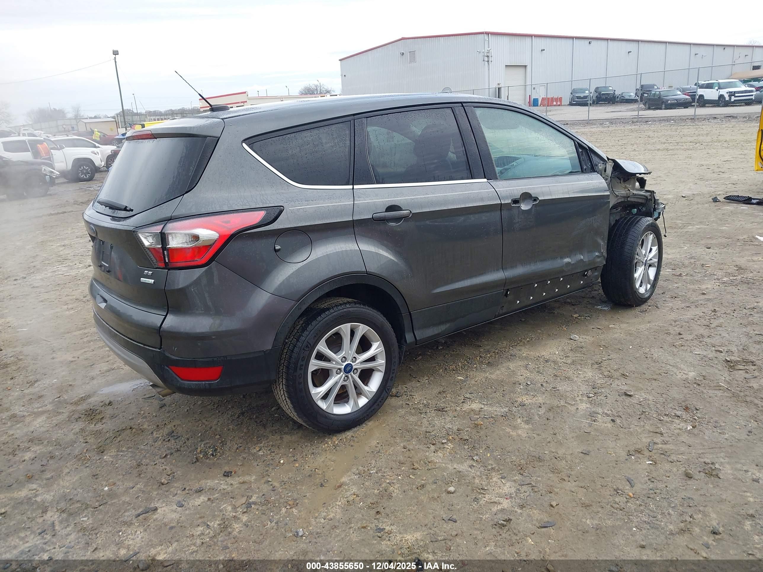 FORD ESCAPE image 4