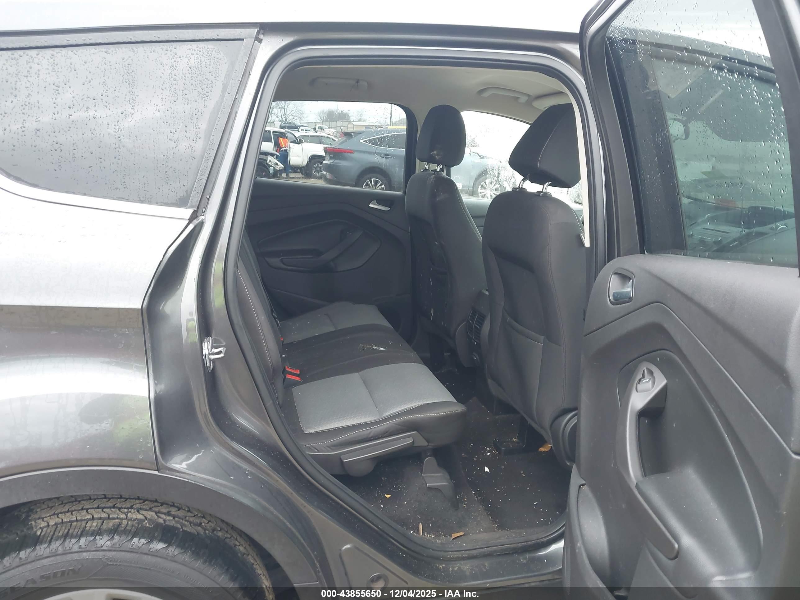FORD ESCAPE image 8