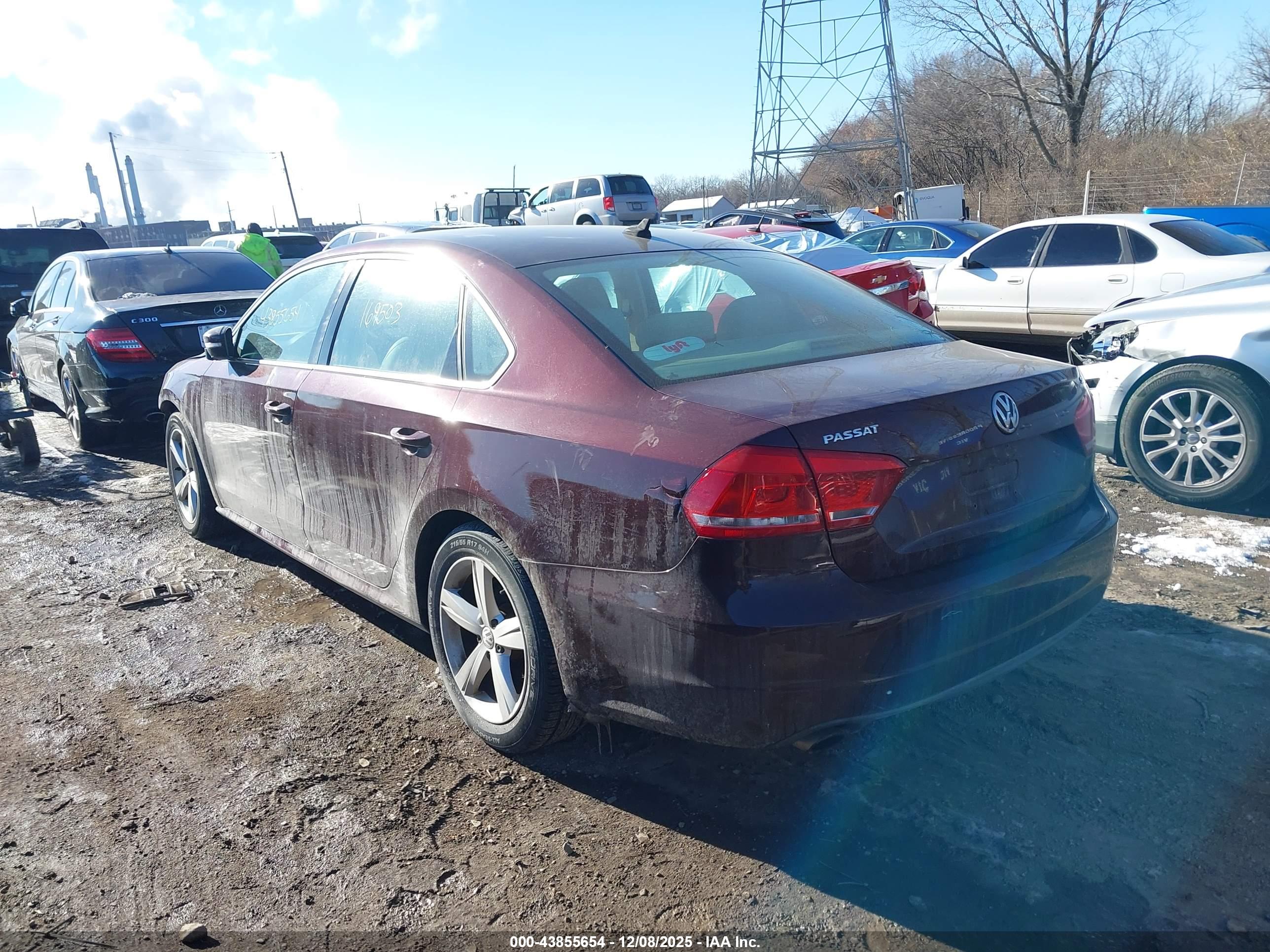 VOLKSWAGEN PASSAT image 3