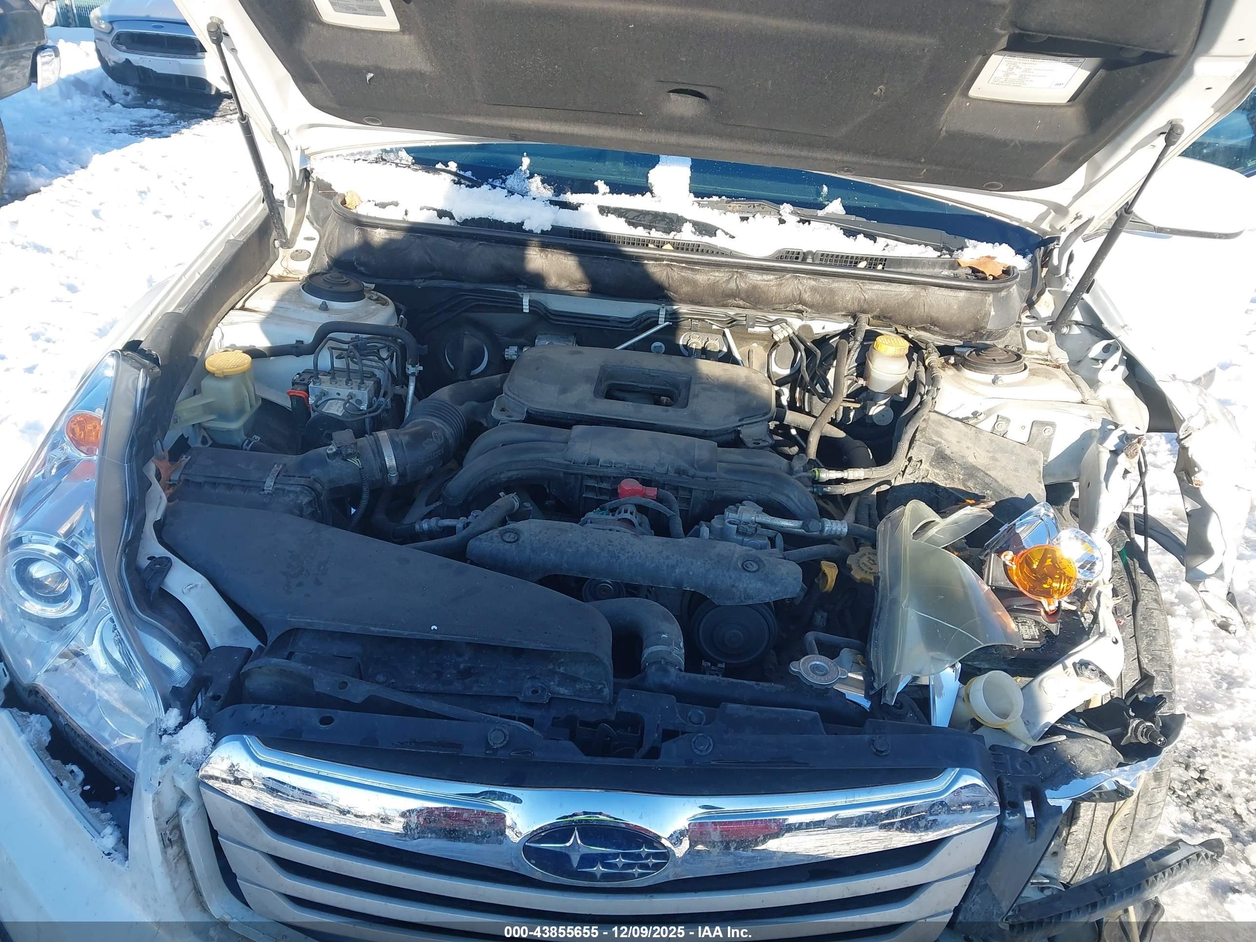 SUBARU OUTBACK image 10
