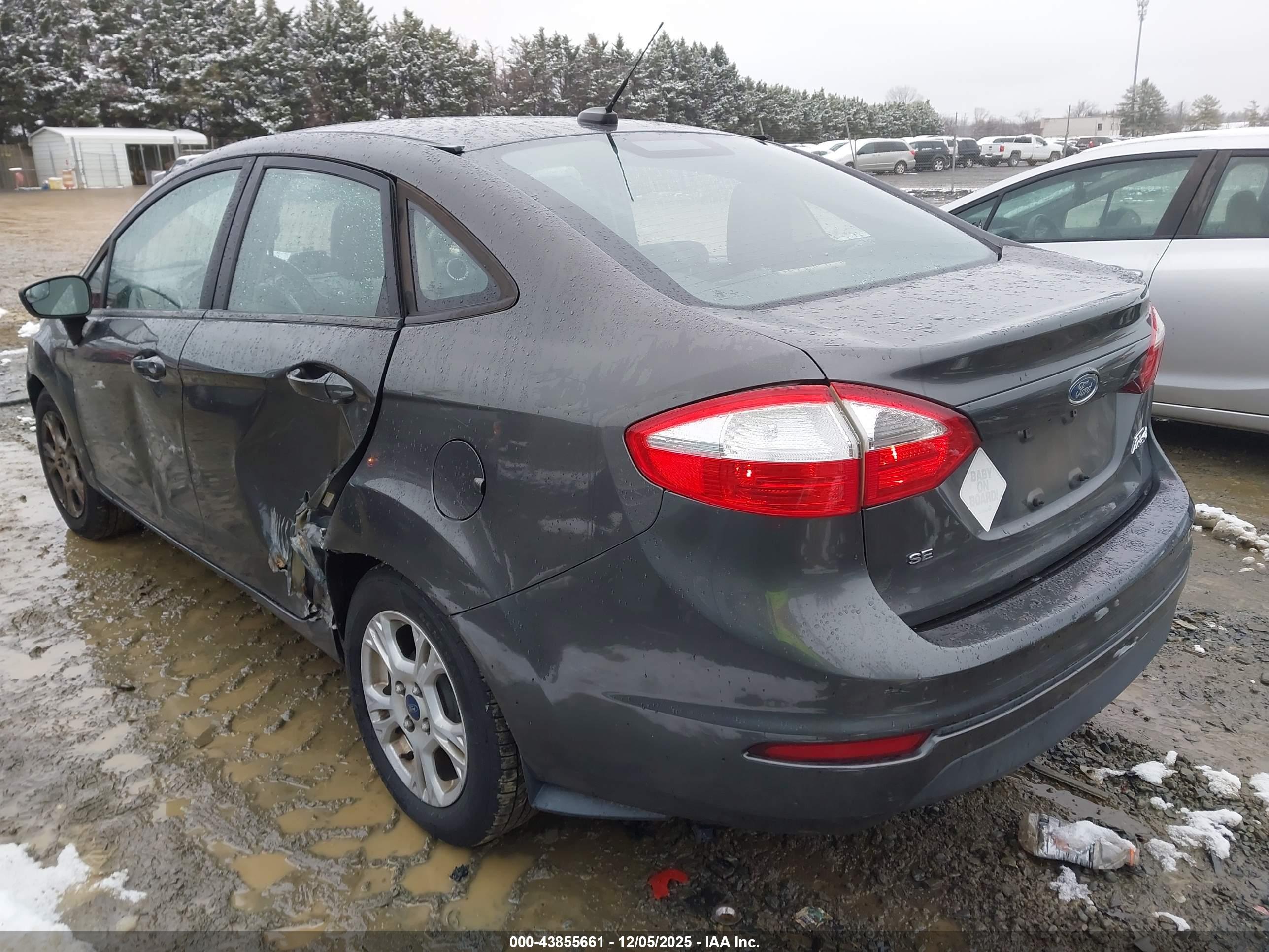FORD FIESTA image 3