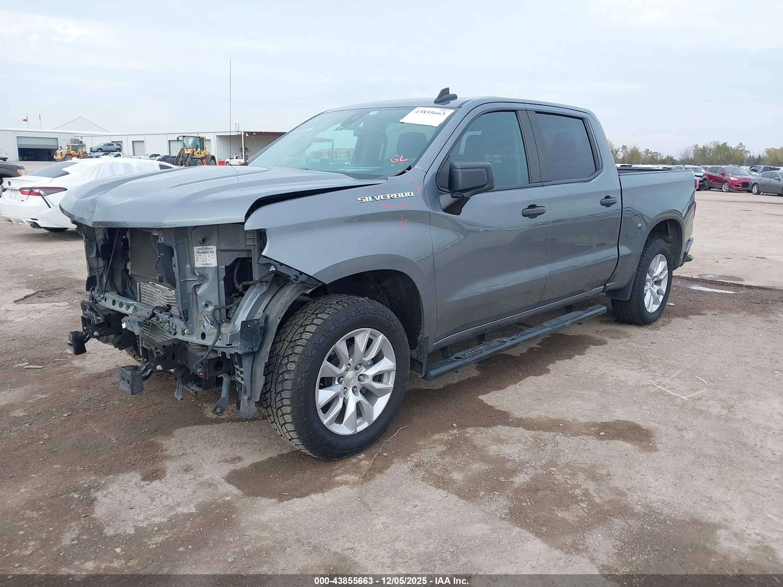 CHEVROLET SILVERADO image 2