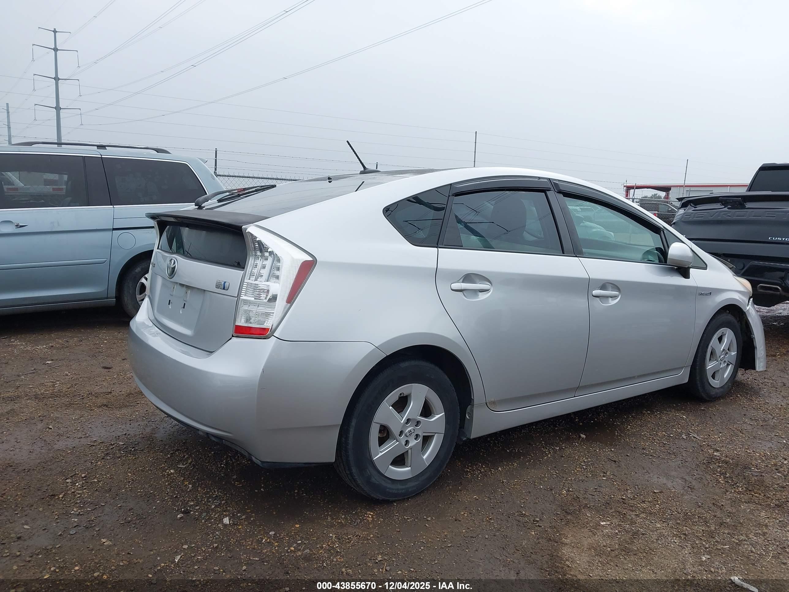 TOYOTA PRIUS image 4