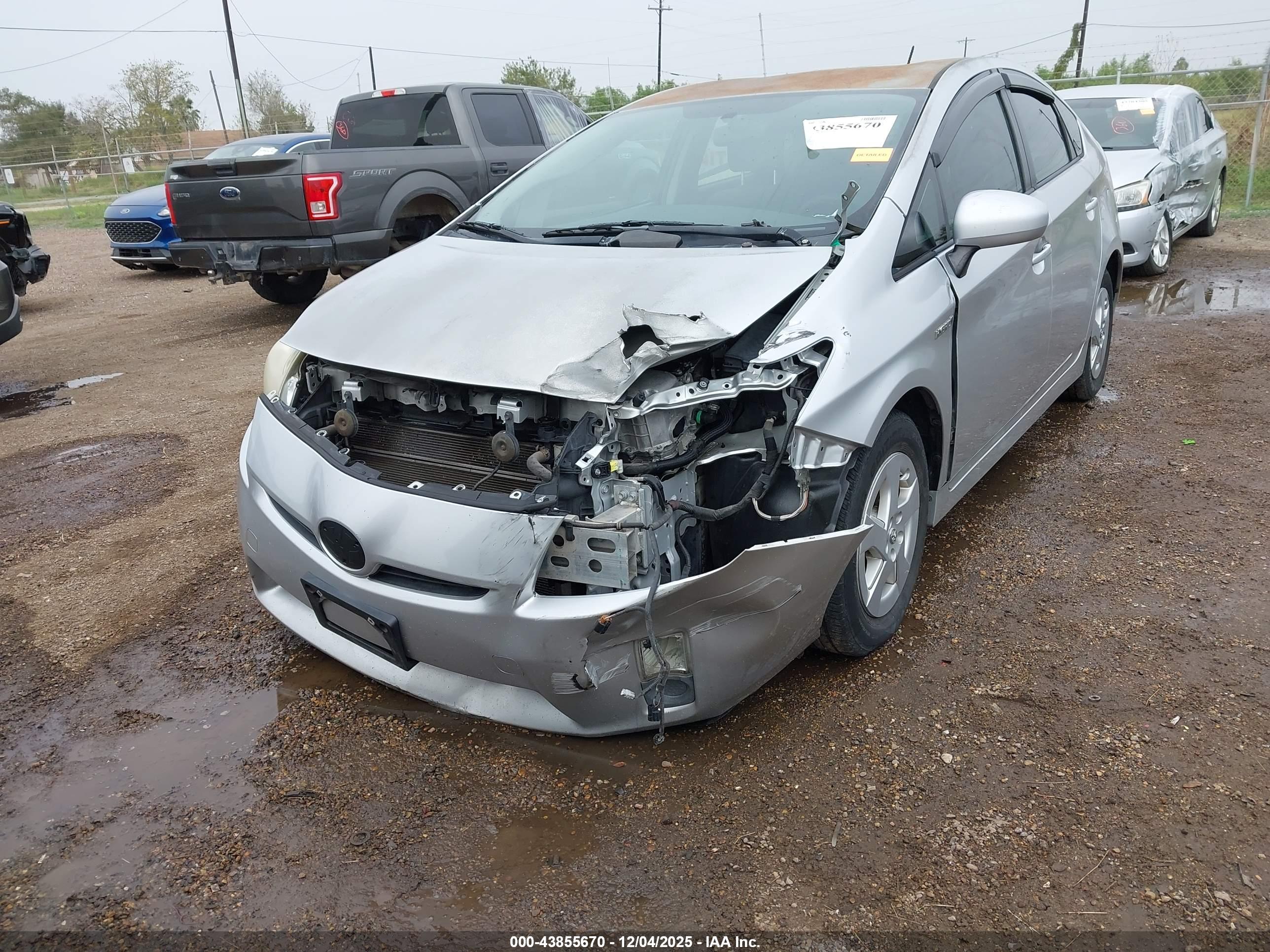 TOYOTA PRIUS image 6