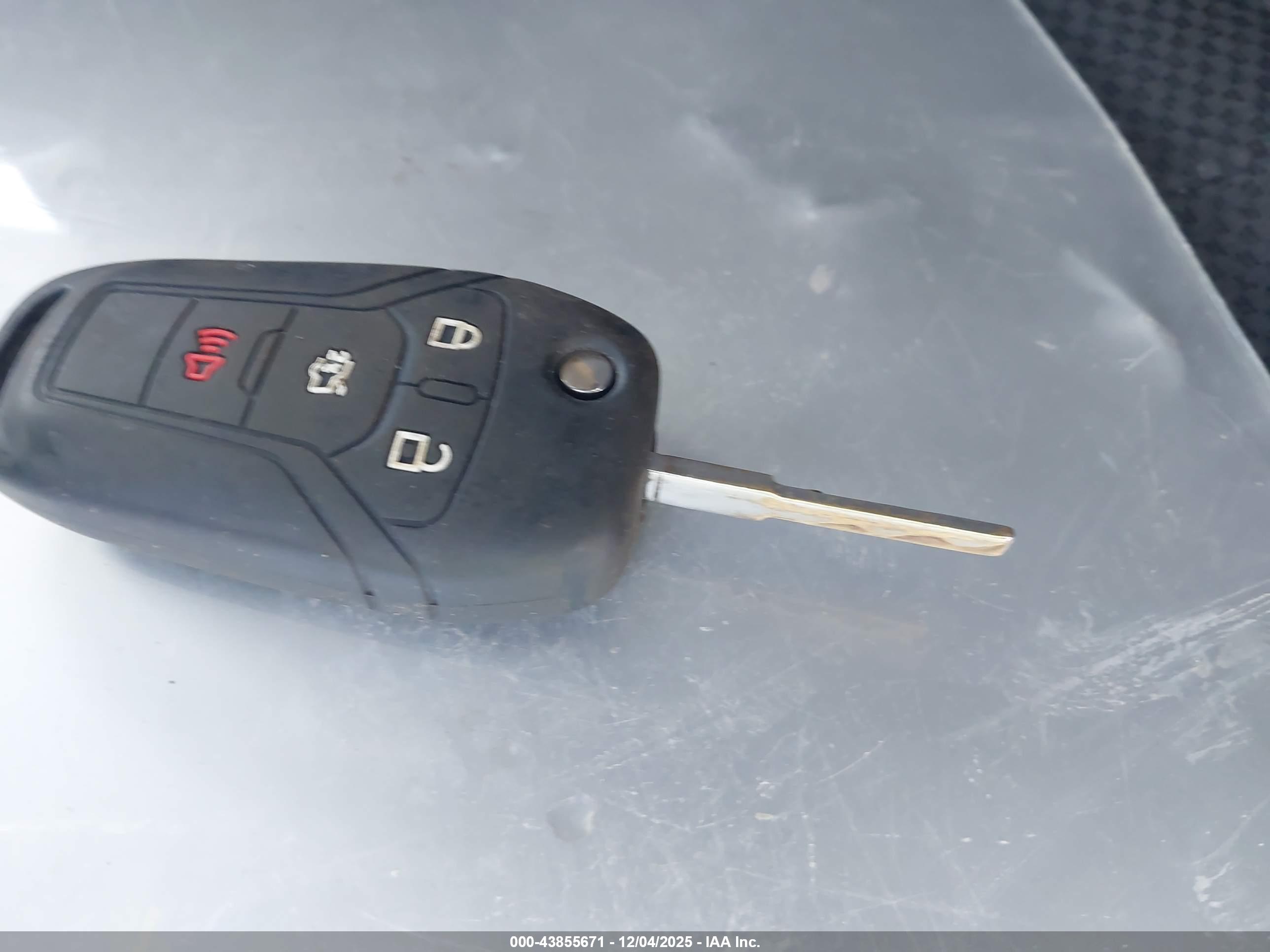 FORD FUSION image 11