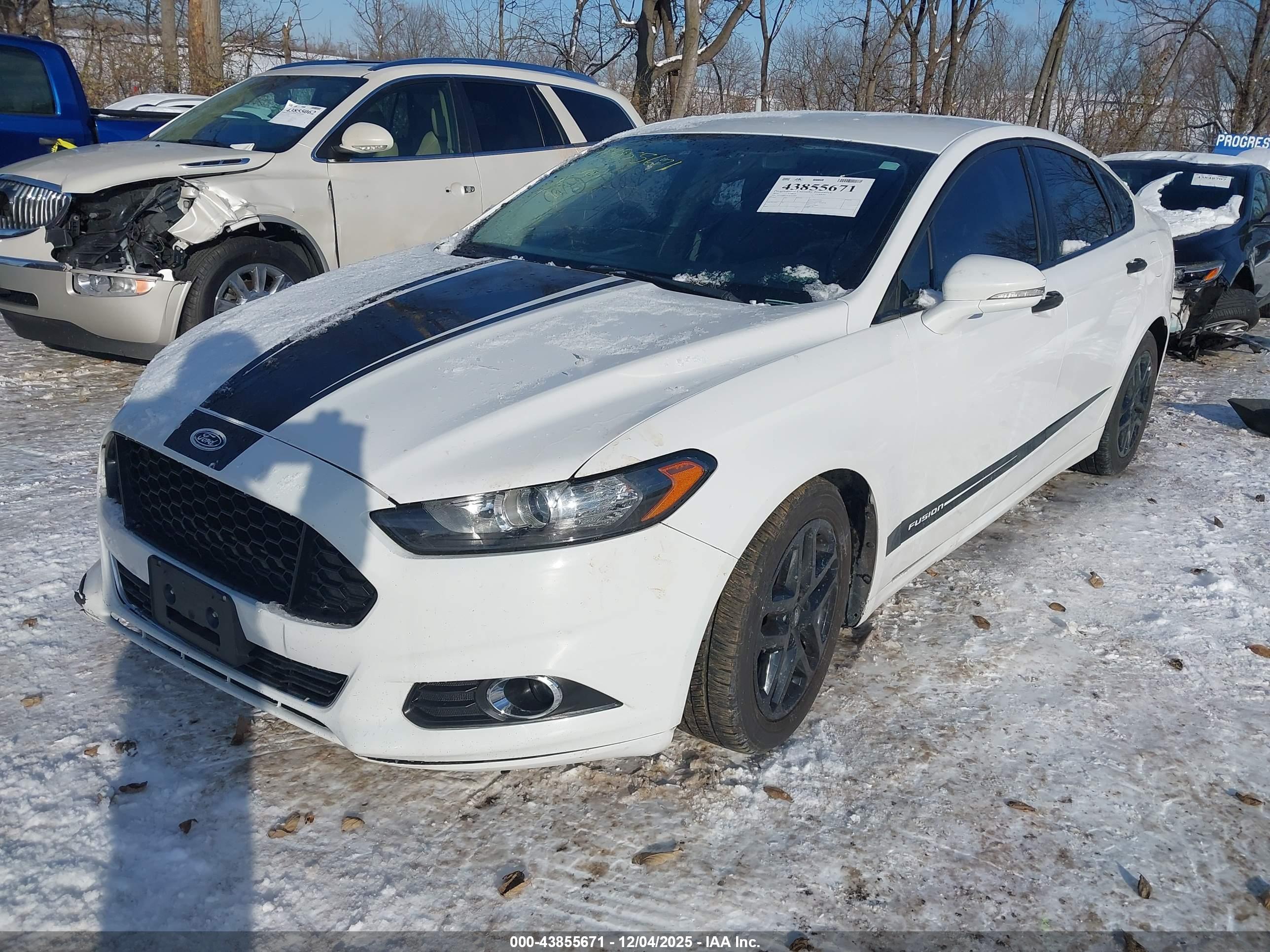 FORD FUSION image 2