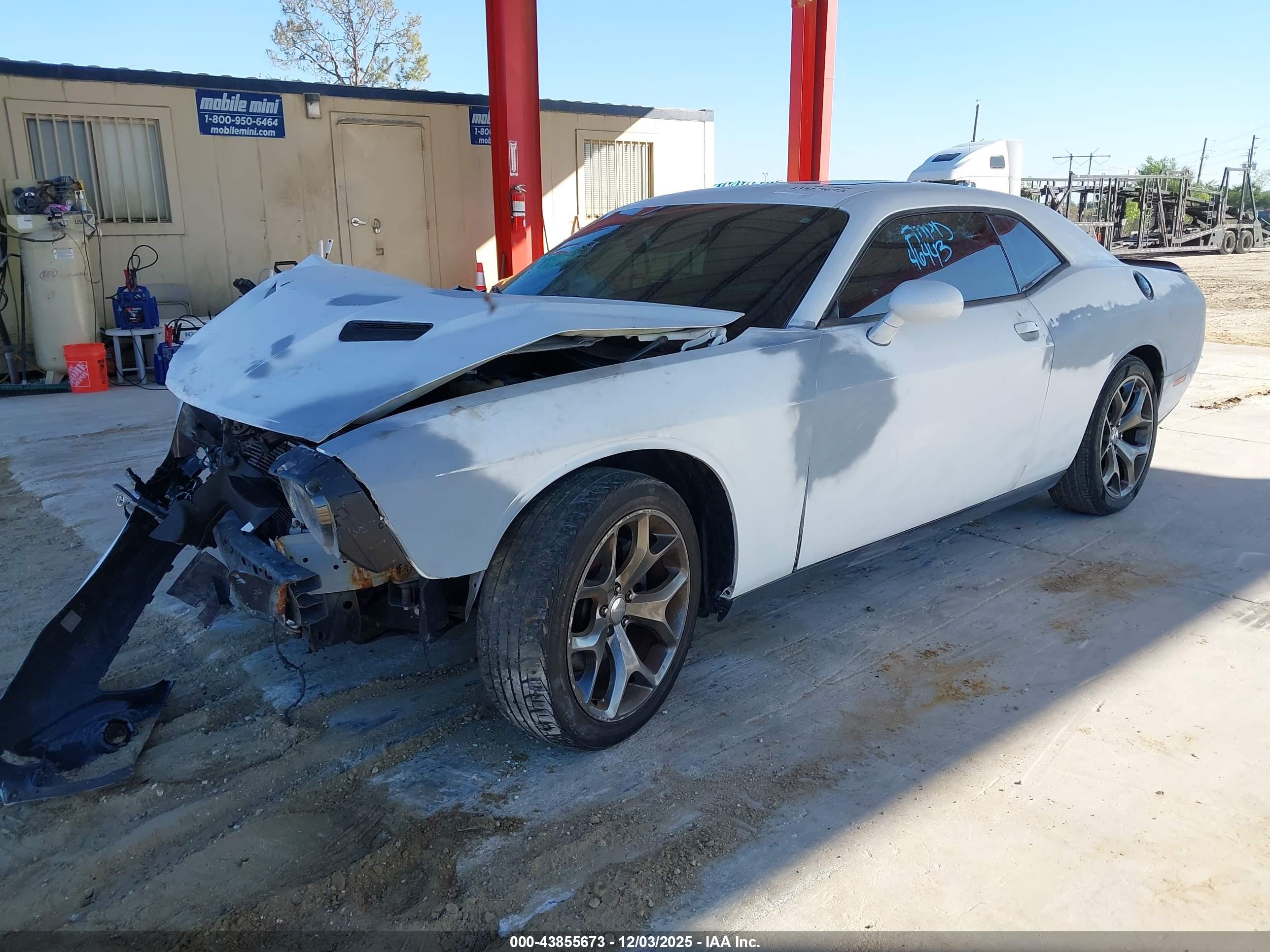 DODGE CHALLENGER image 2