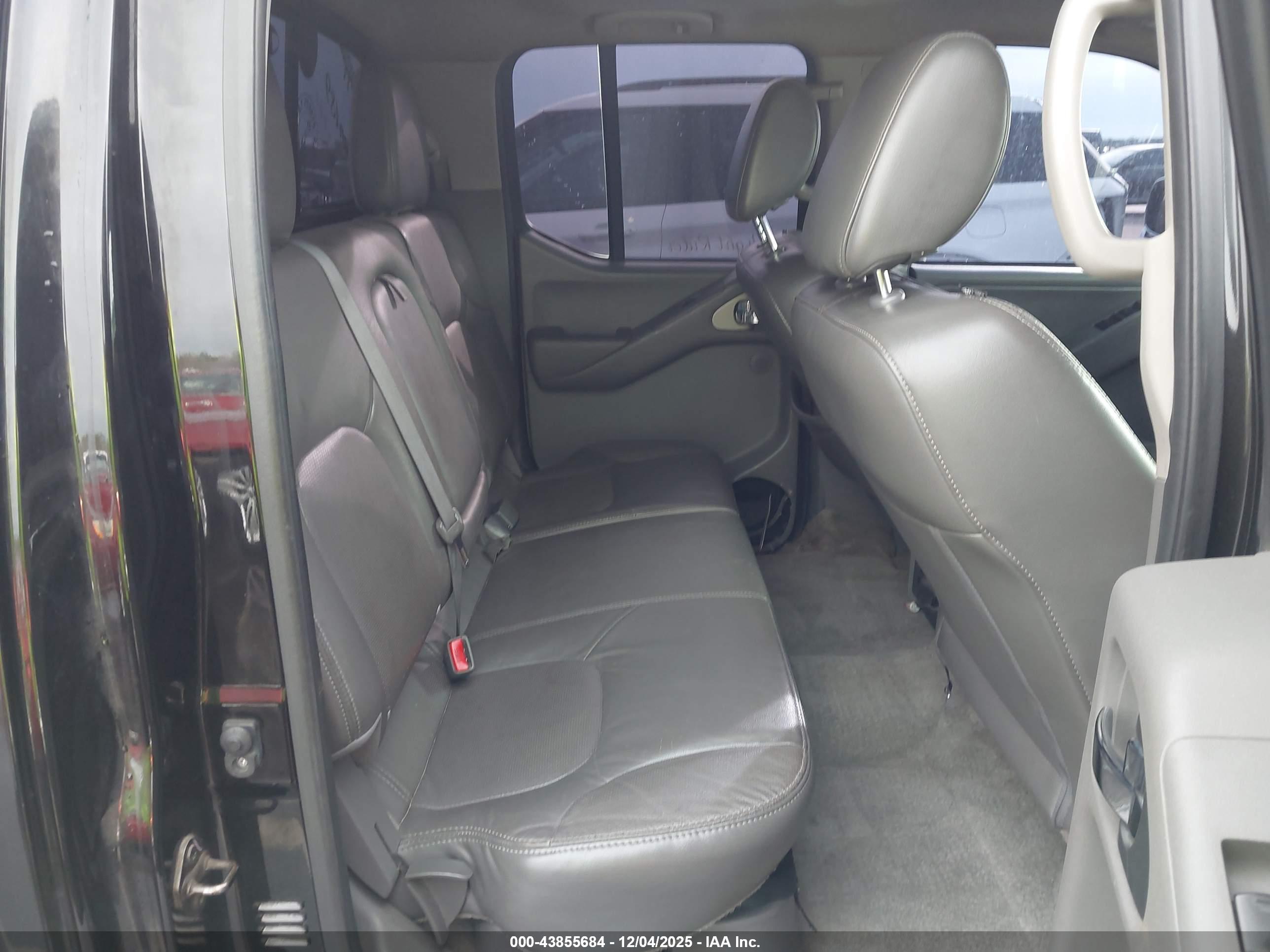 NISSAN FRONTIER image 8