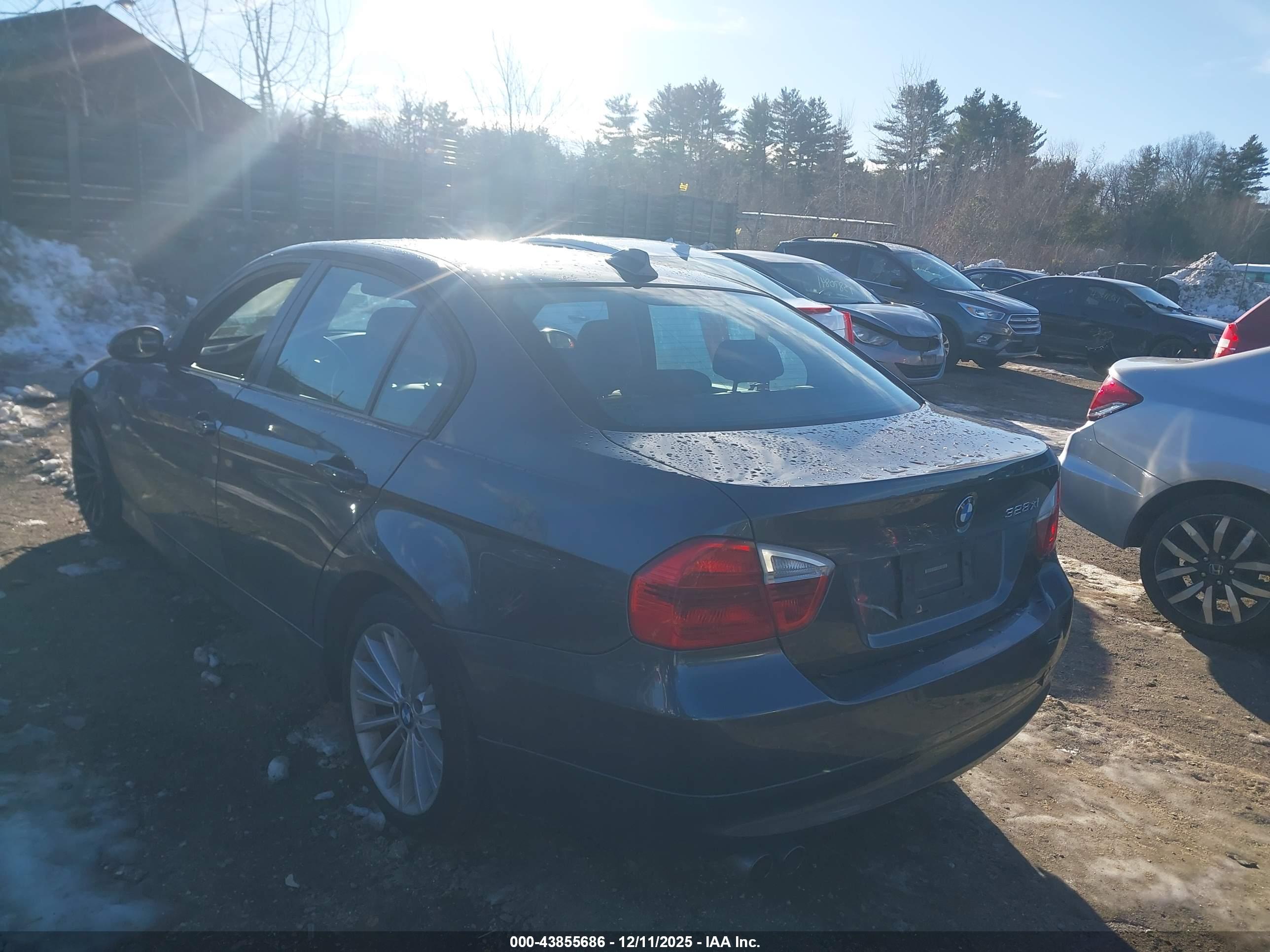 BMW 328XI image 3
