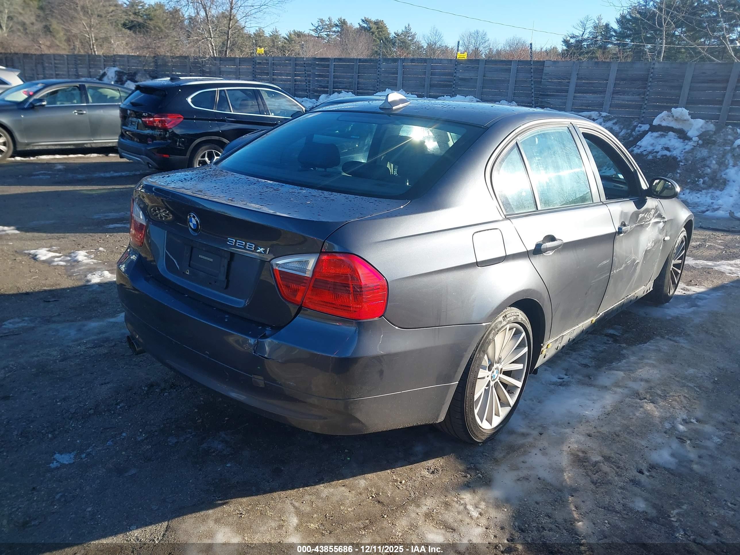 BMW 328XI image 4