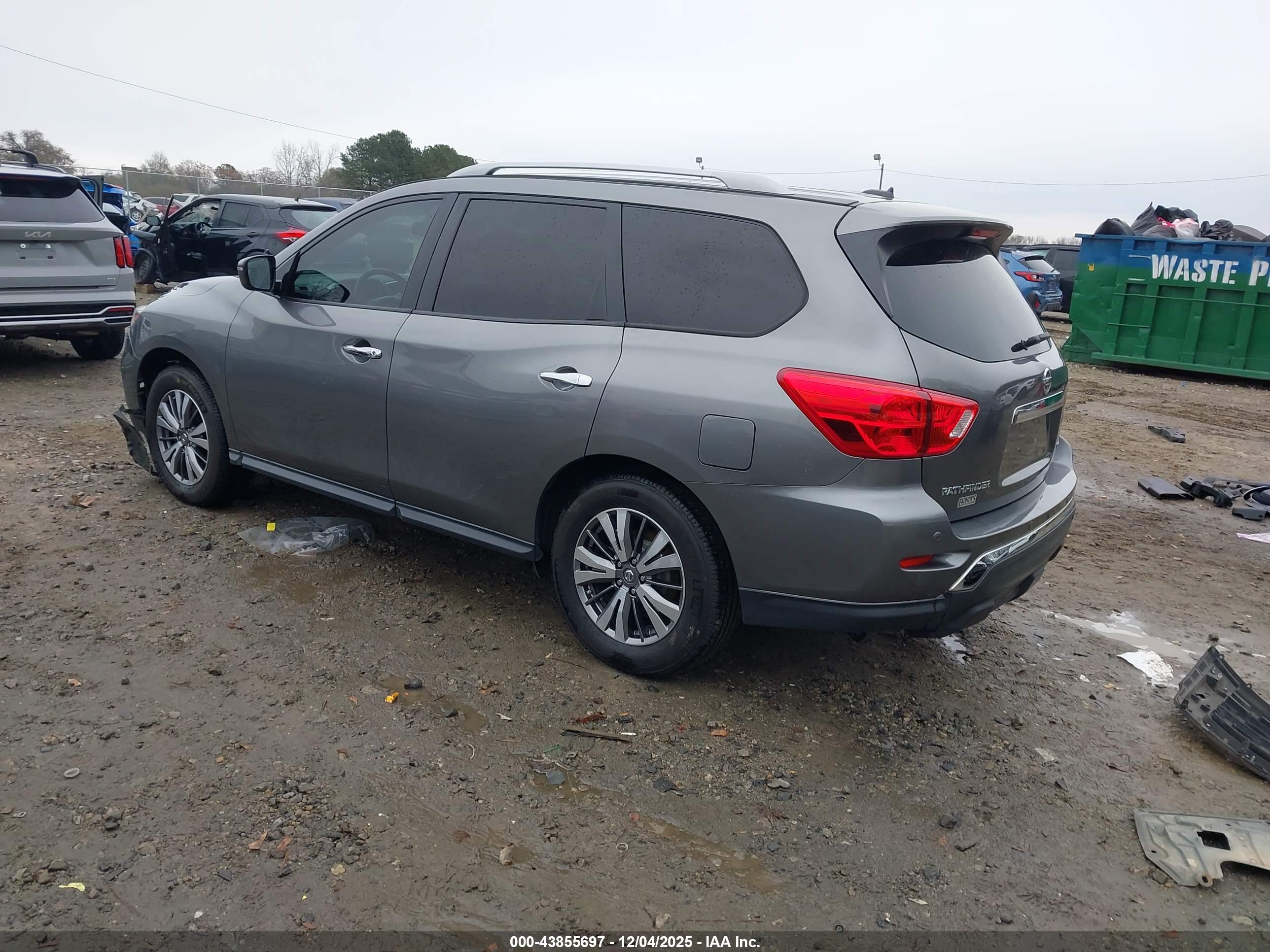 NISSAN PATHFINDER image 3