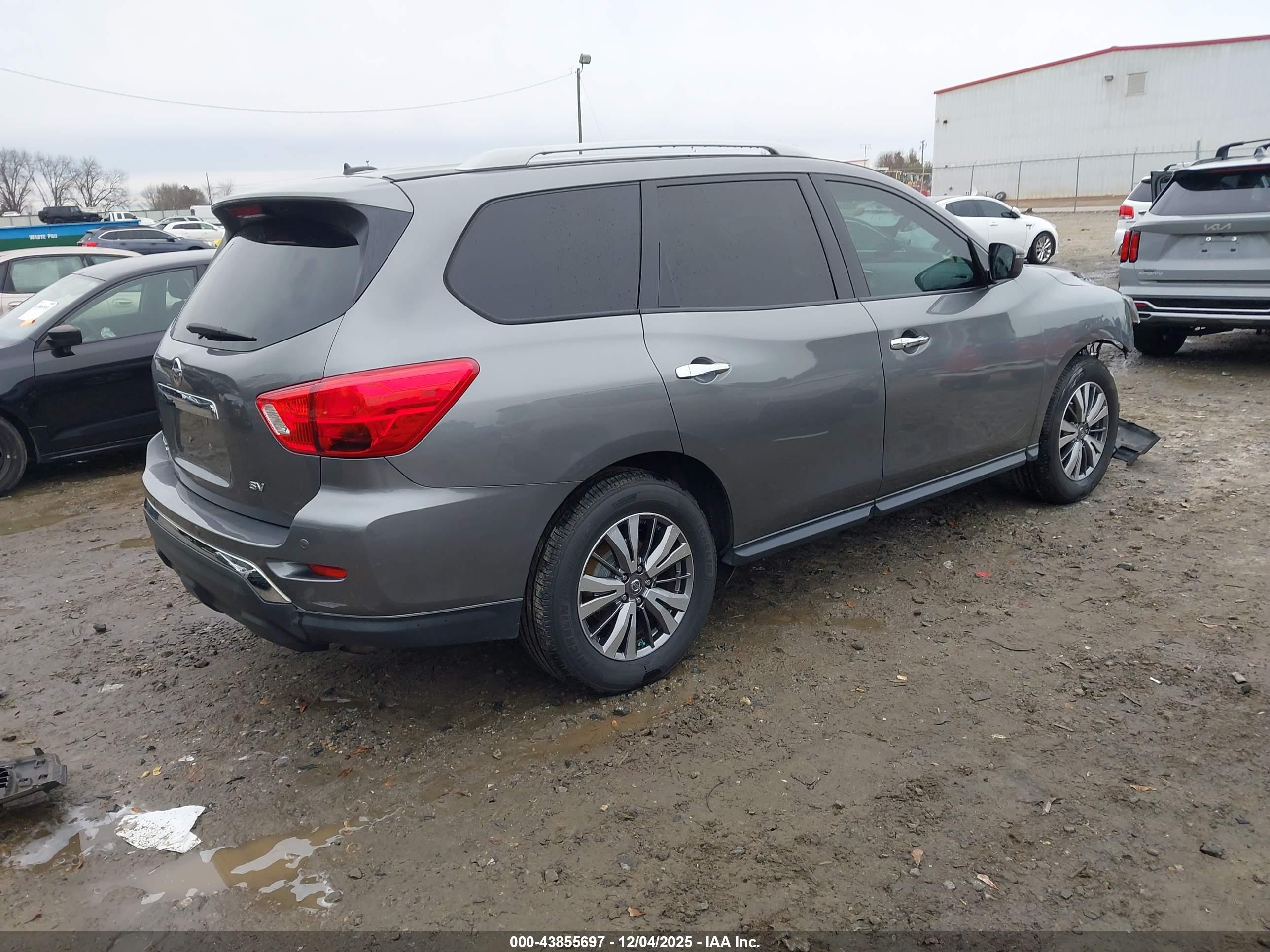 NISSAN PATHFINDER image 4