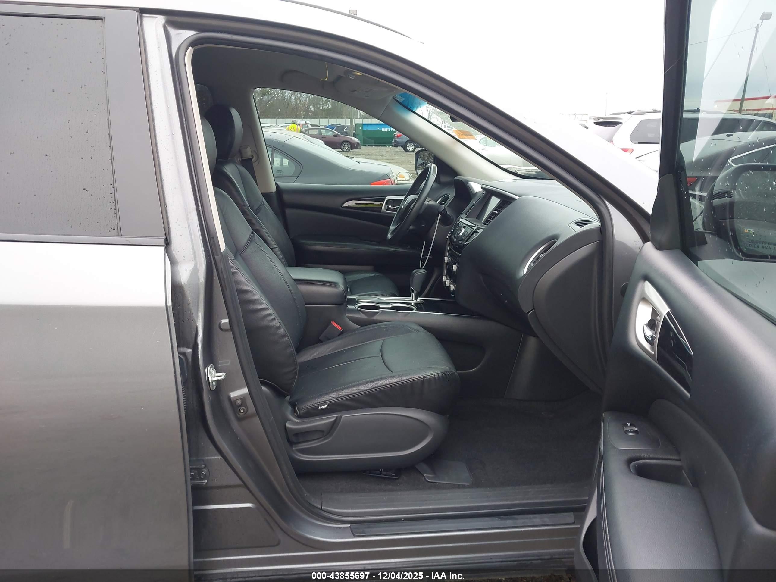 NISSAN PATHFINDER image 5