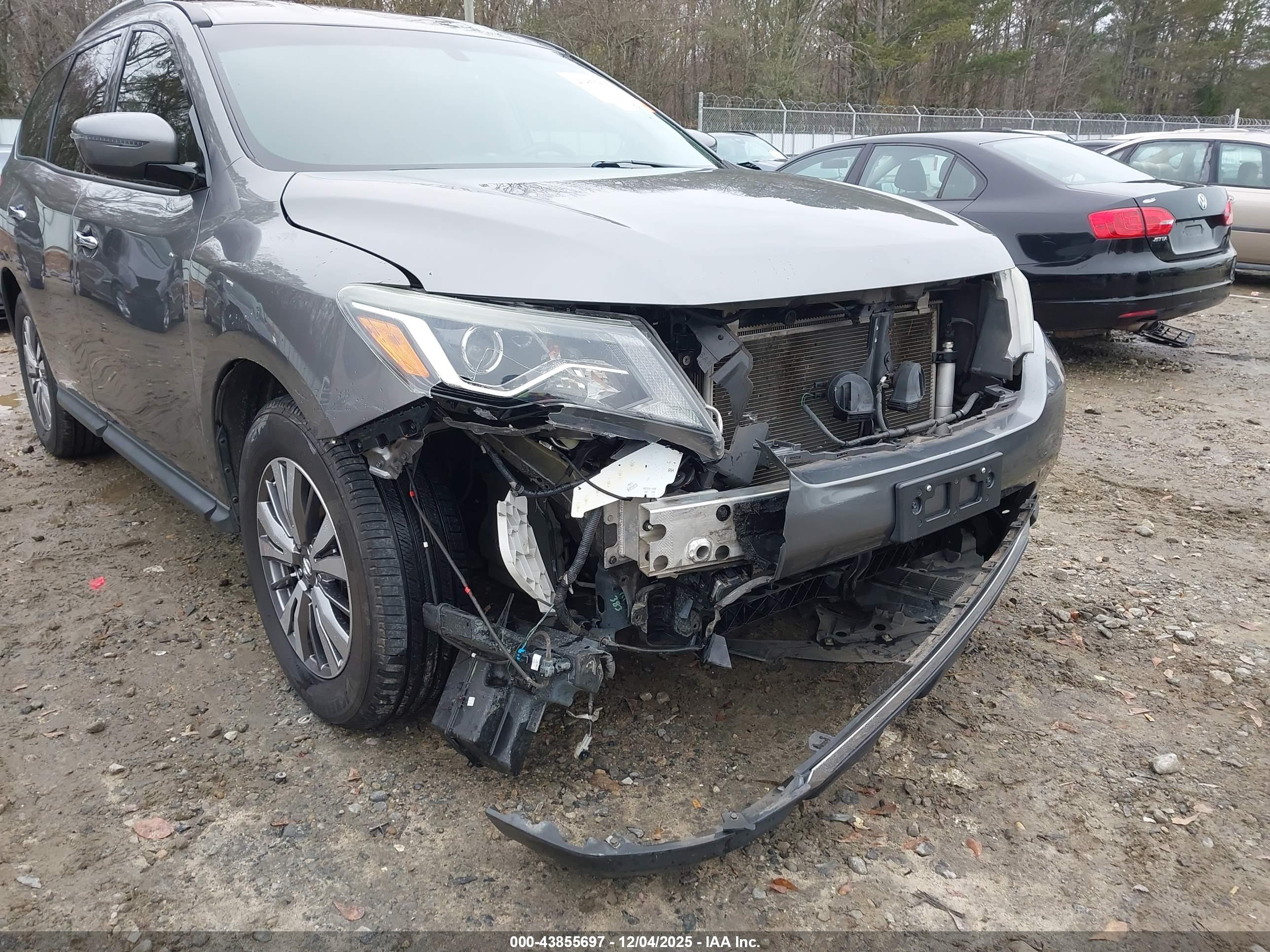 NISSAN PATHFINDER image 6