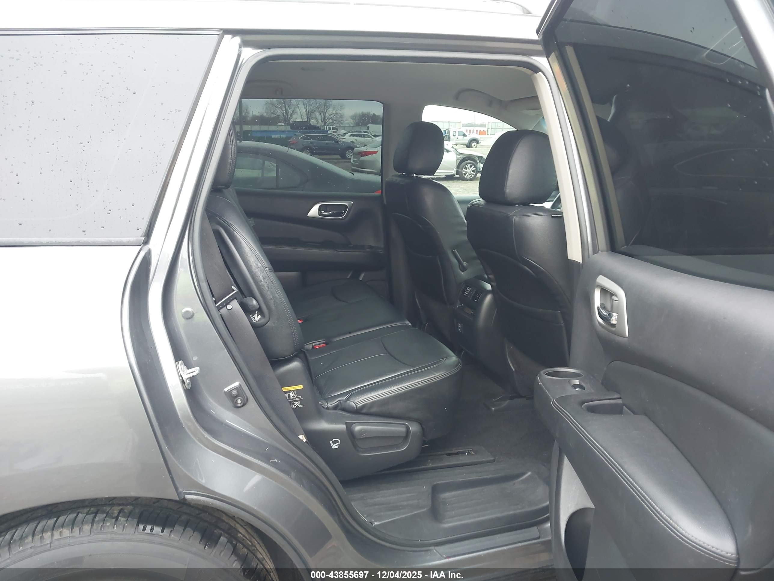 NISSAN PATHFINDER image 8