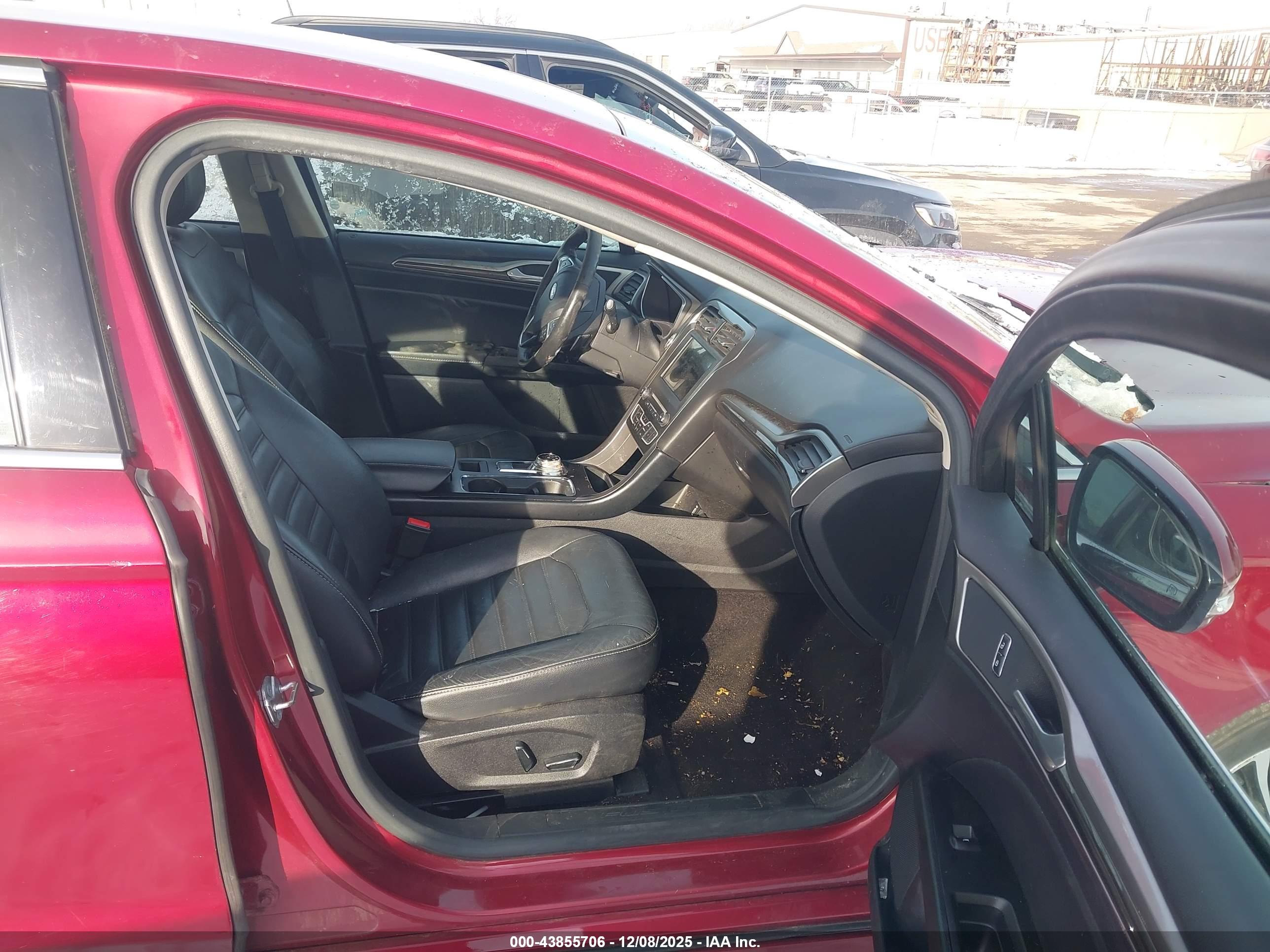 FORD FUSION image 5