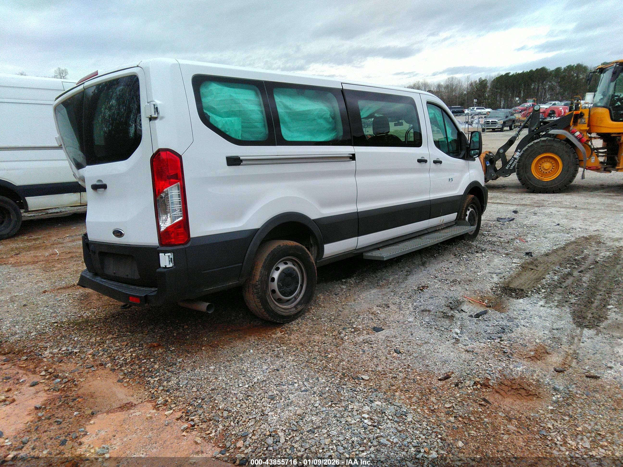FORD TRANSIT image 4