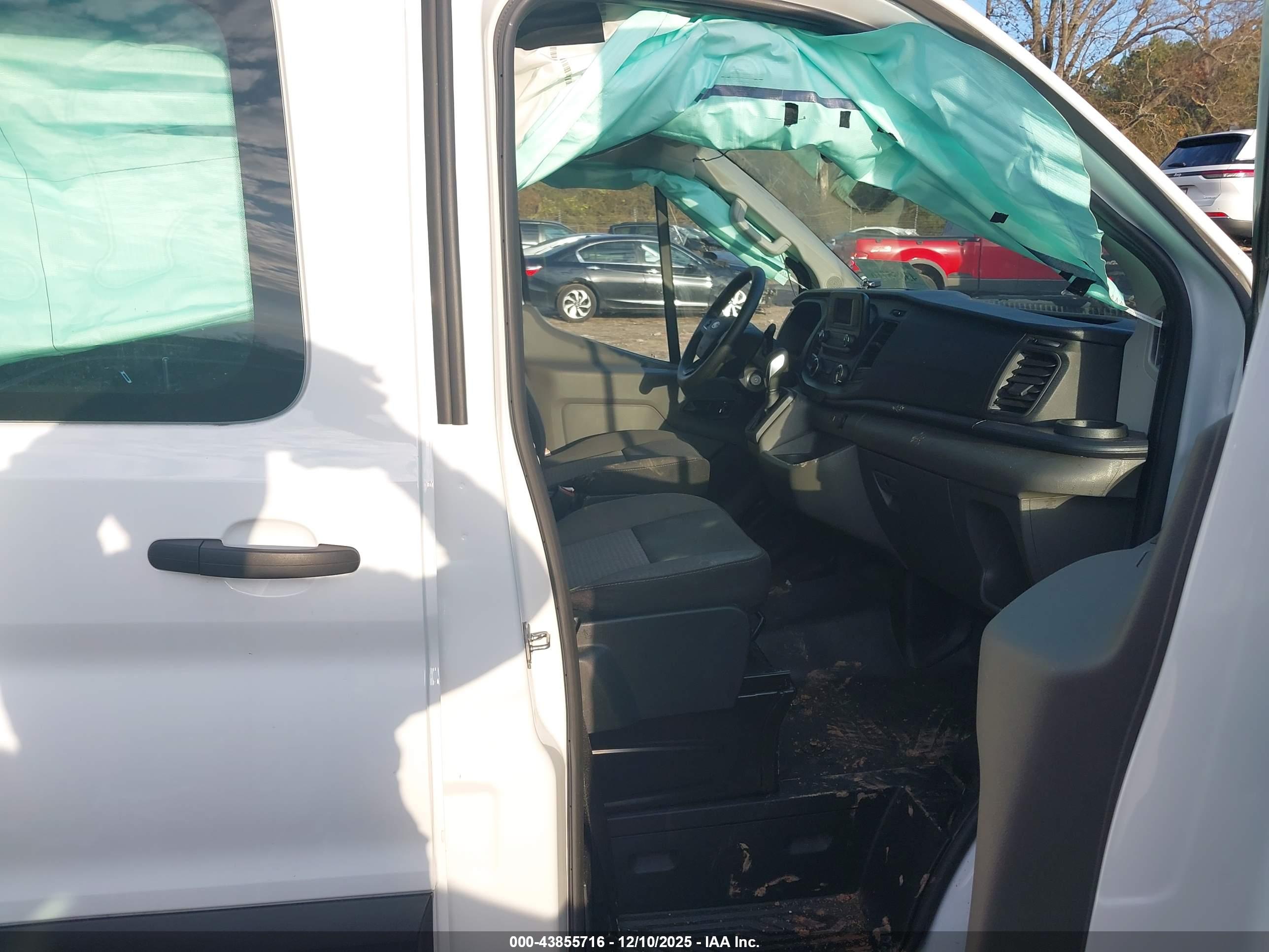 FORD TRANSIT image 5