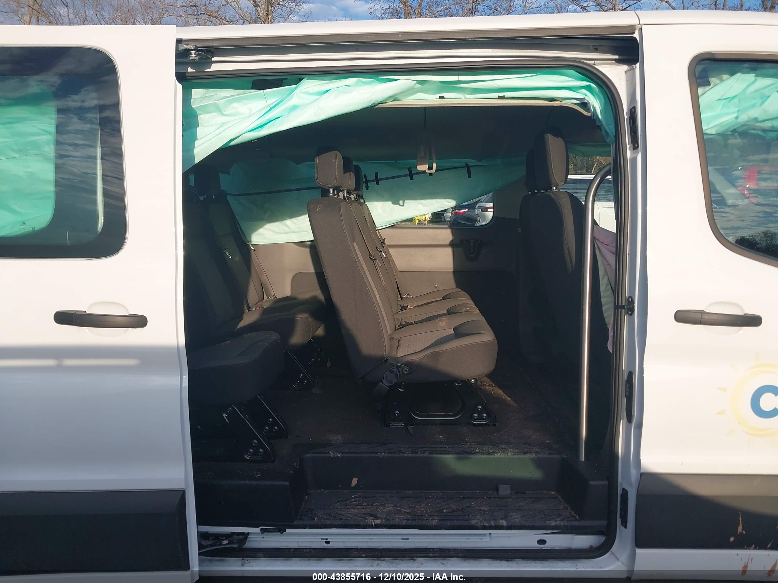 FORD TRANSIT image 8