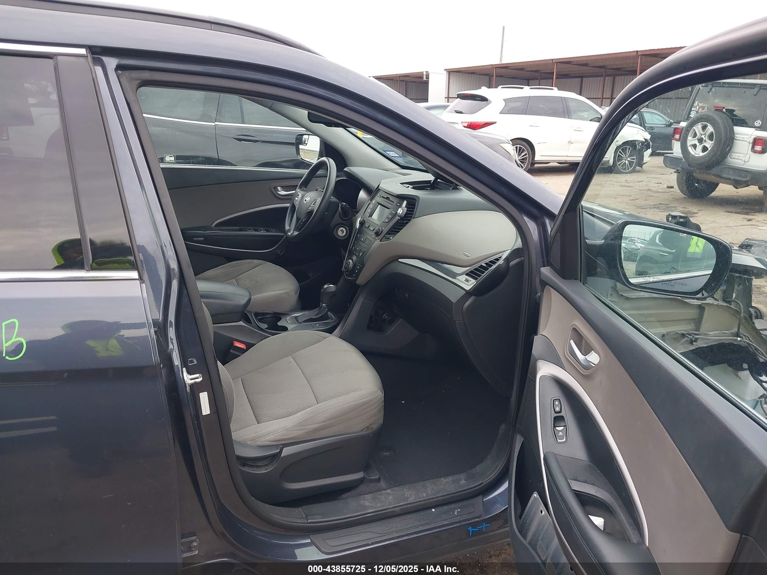 HYUNDAI SANTA image 5
