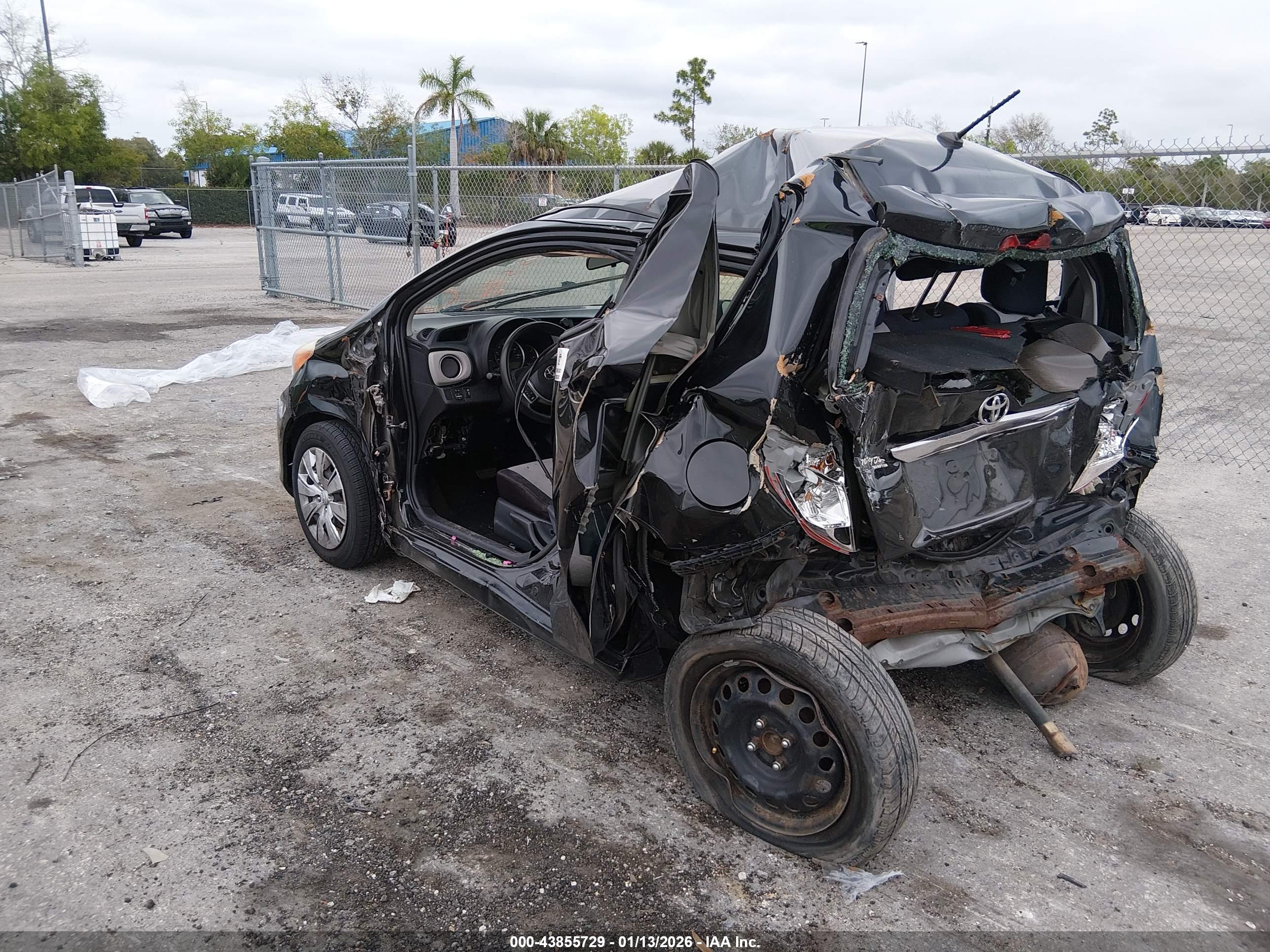 TOYOTA YARIS image 3