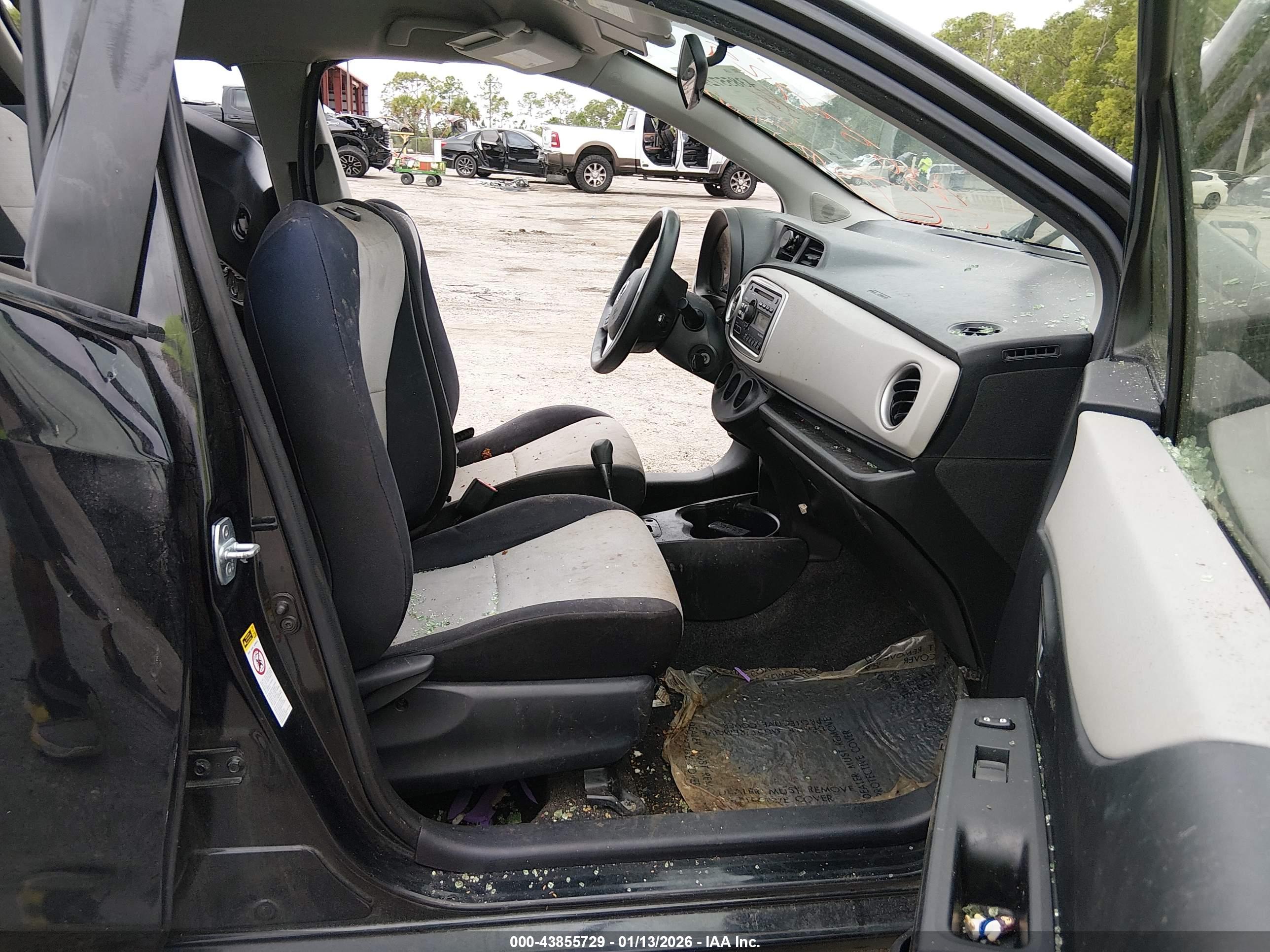 TOYOTA YARIS image 5