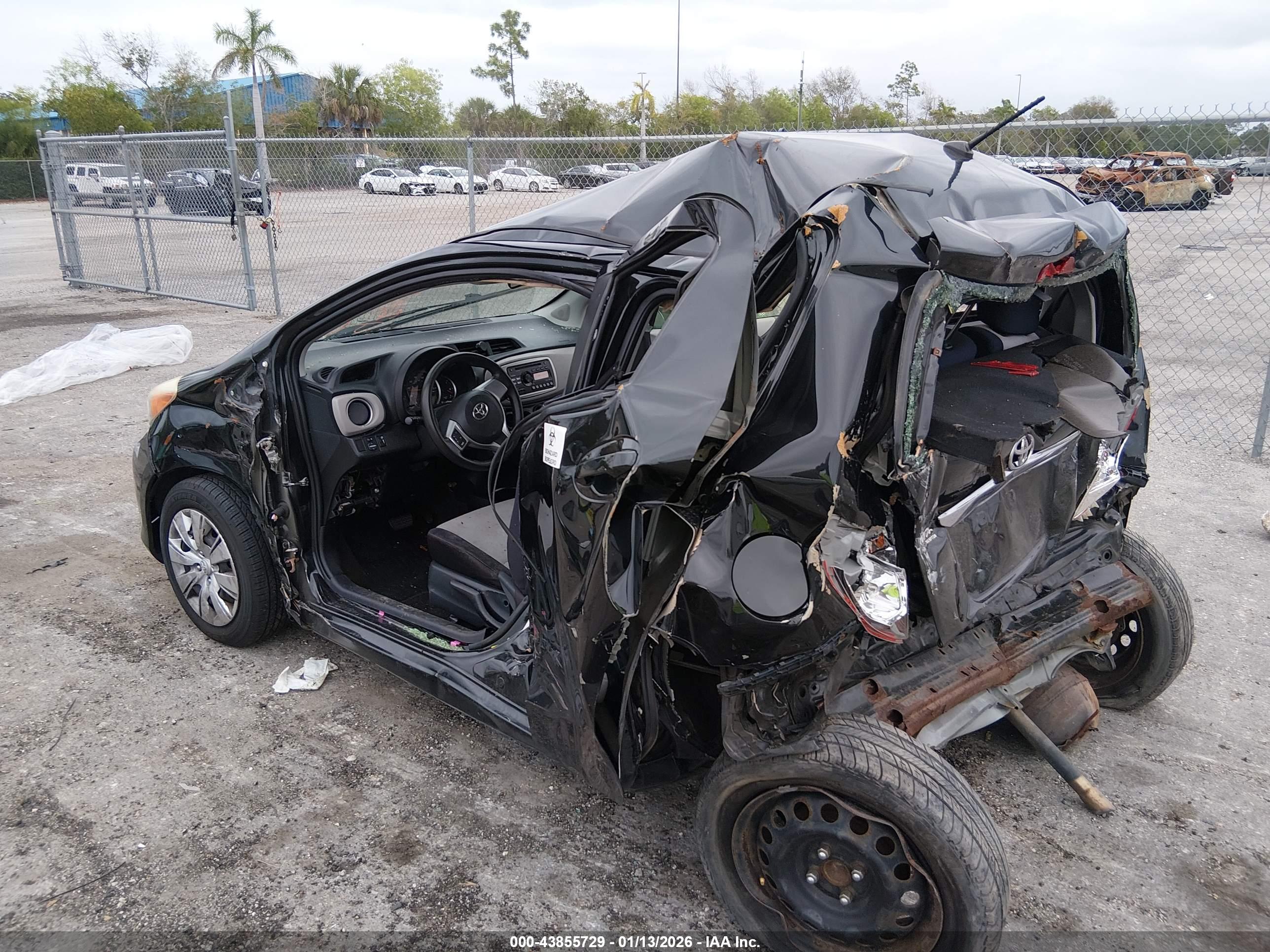 TOYOTA YARIS image 6