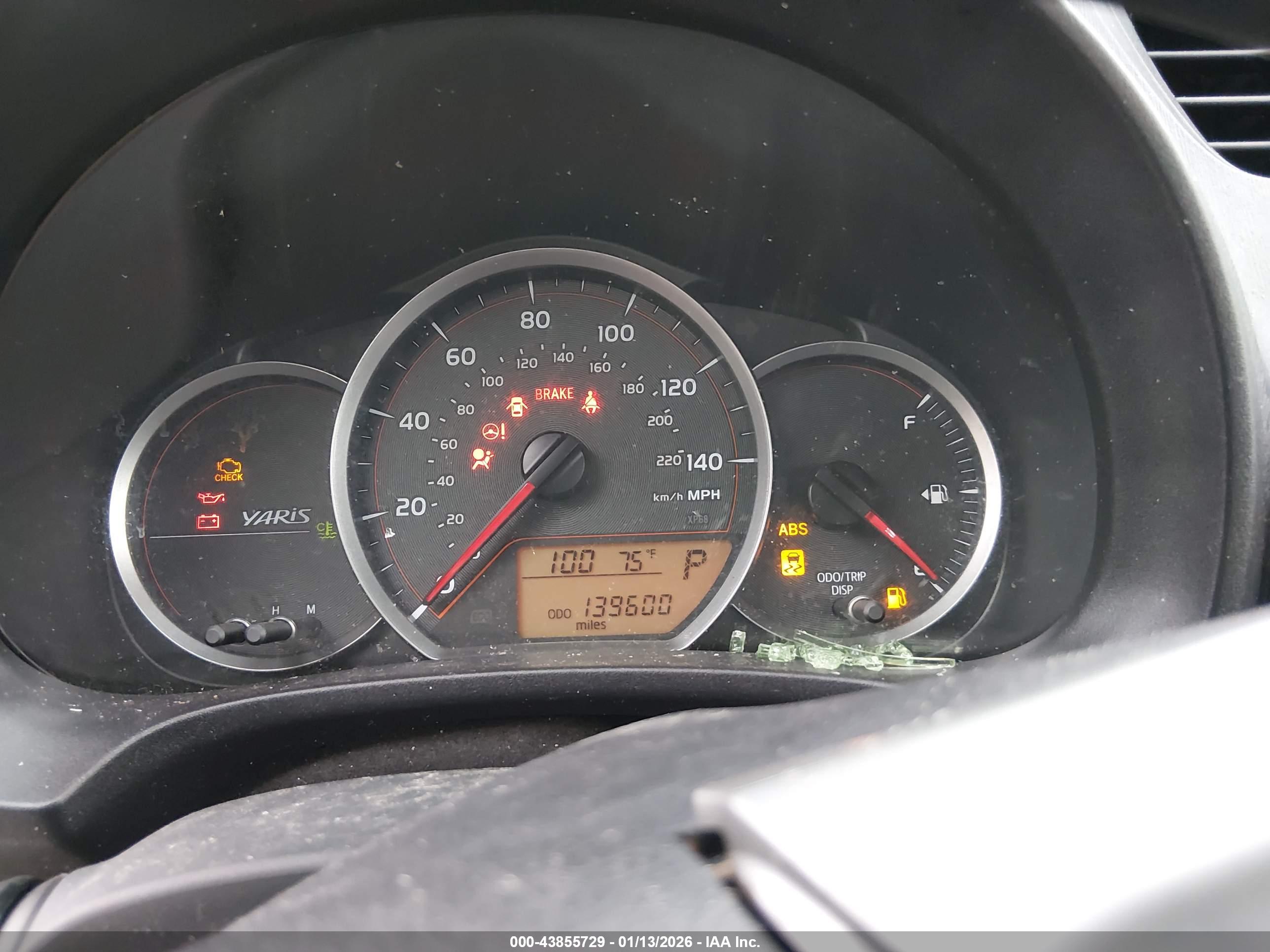 TOYOTA YARIS image 7