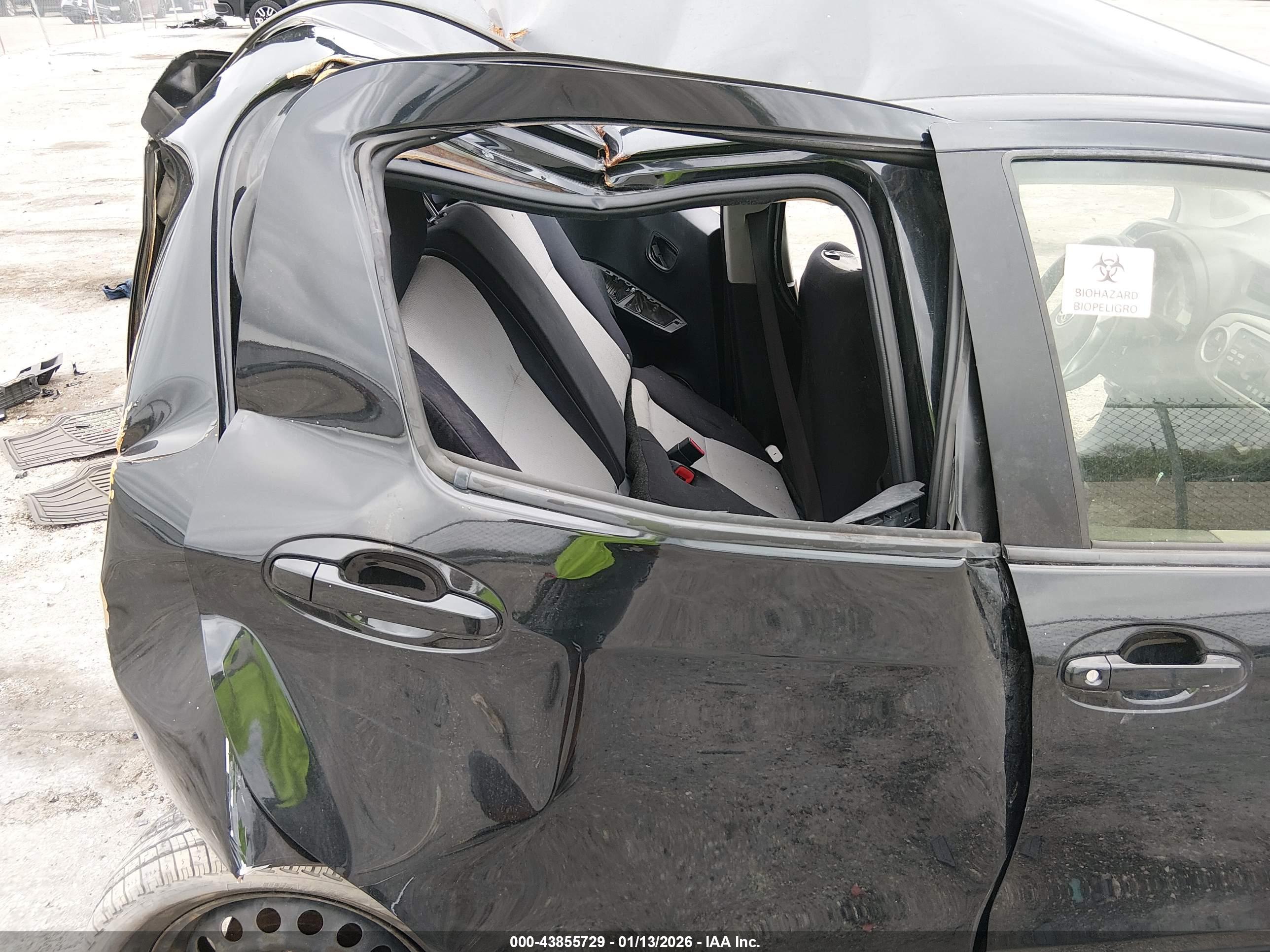 TOYOTA YARIS image 8