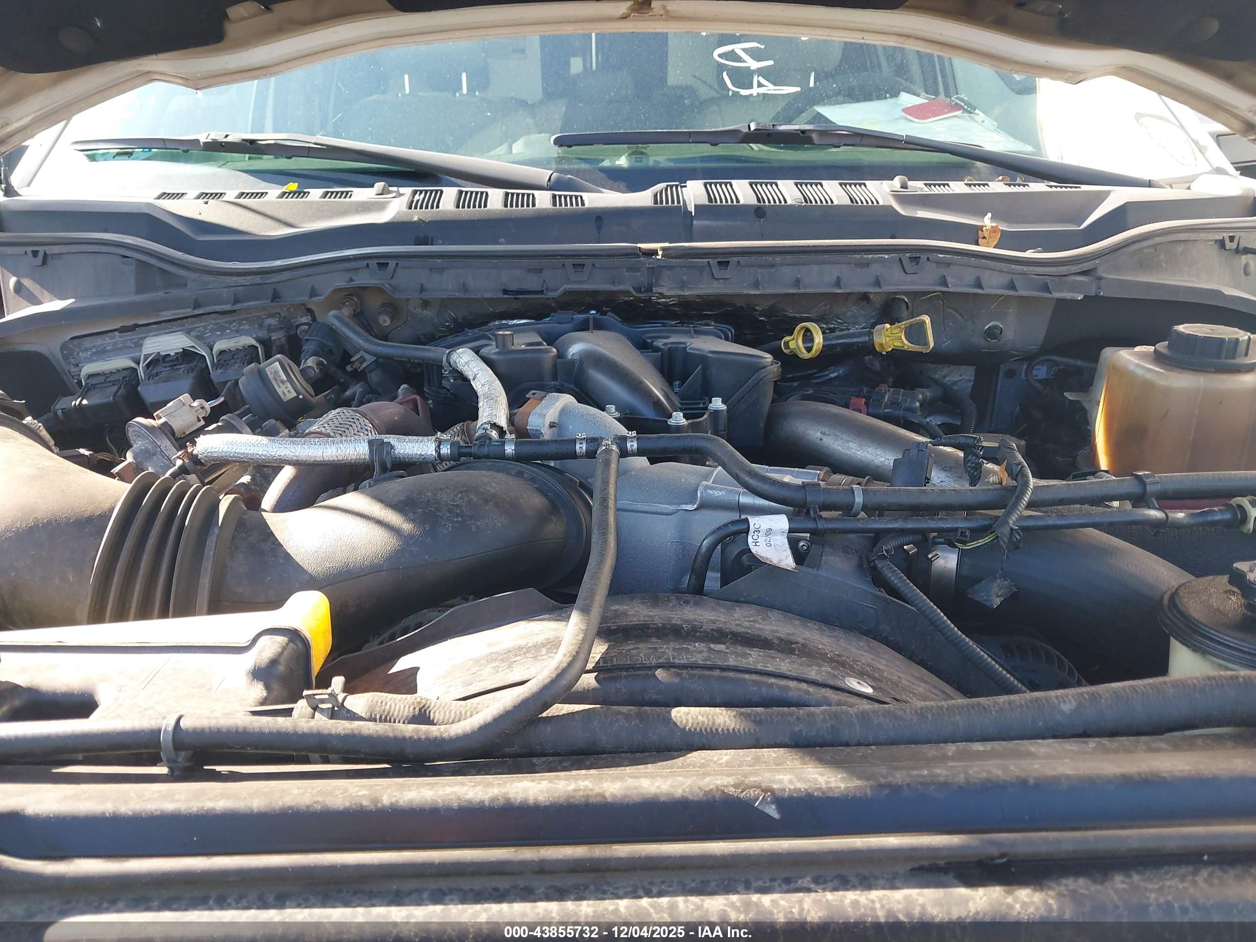 FORD F-550 image 10