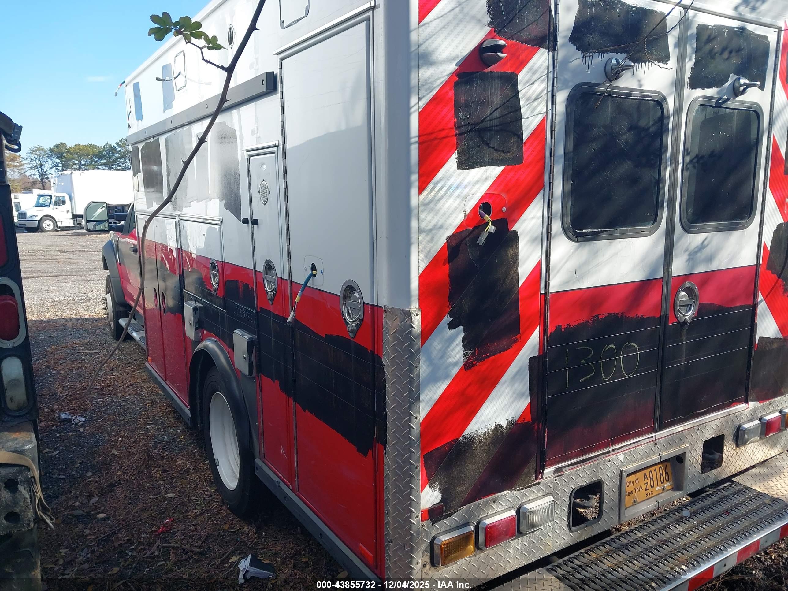FORD F-550 image 3