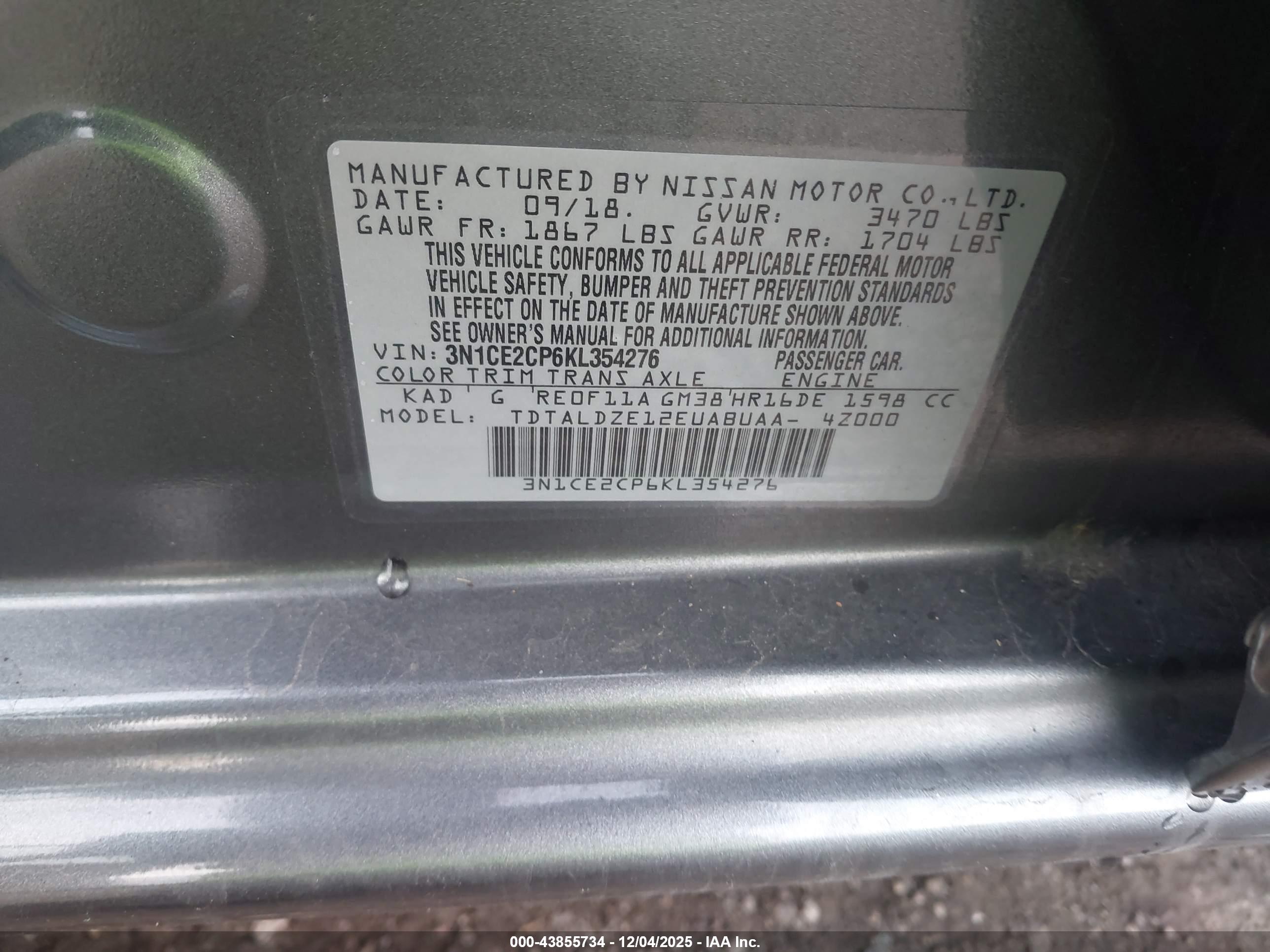 NISSAN VERSA image 9