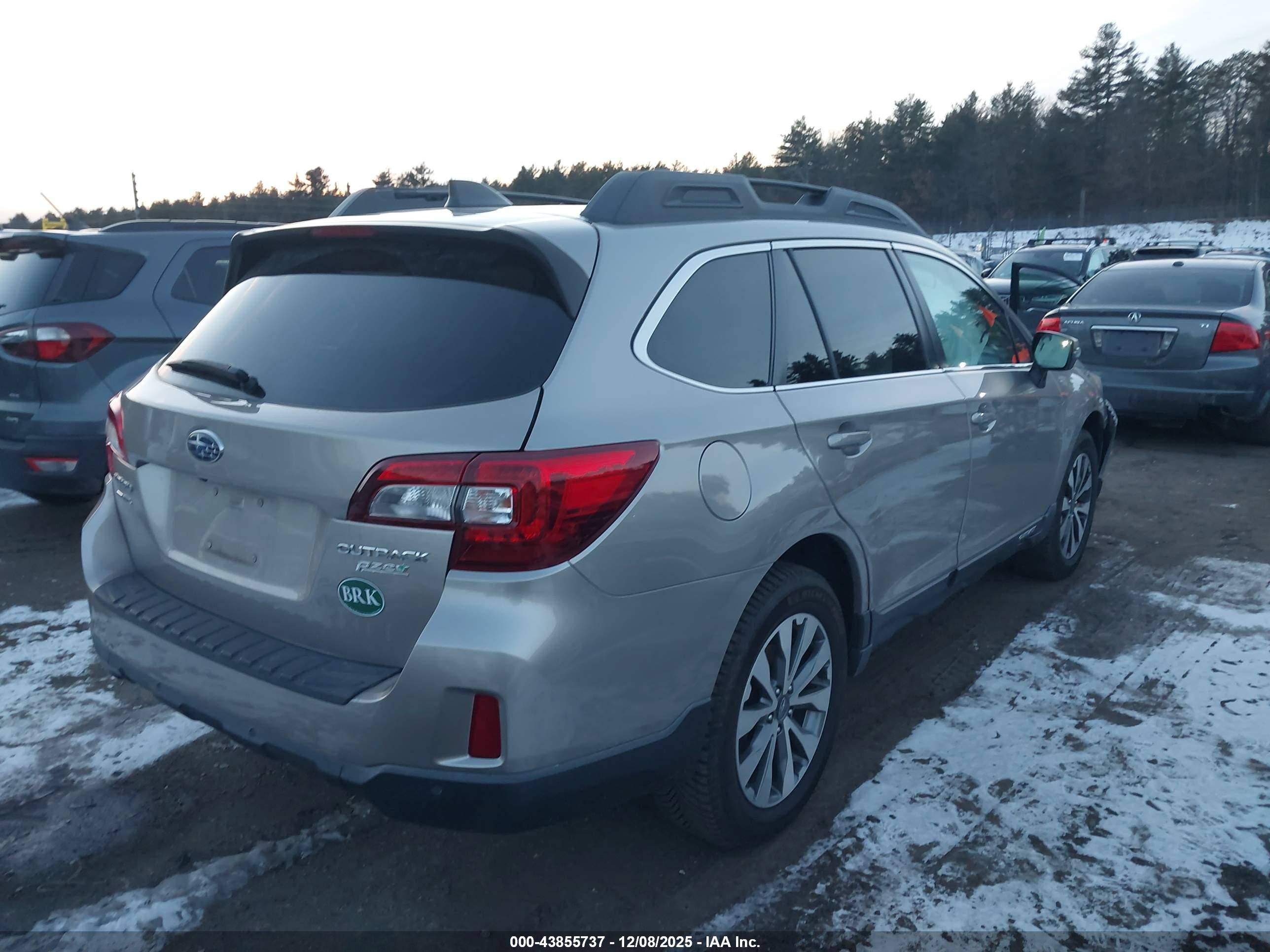 SUBARU OUTBACK image 4