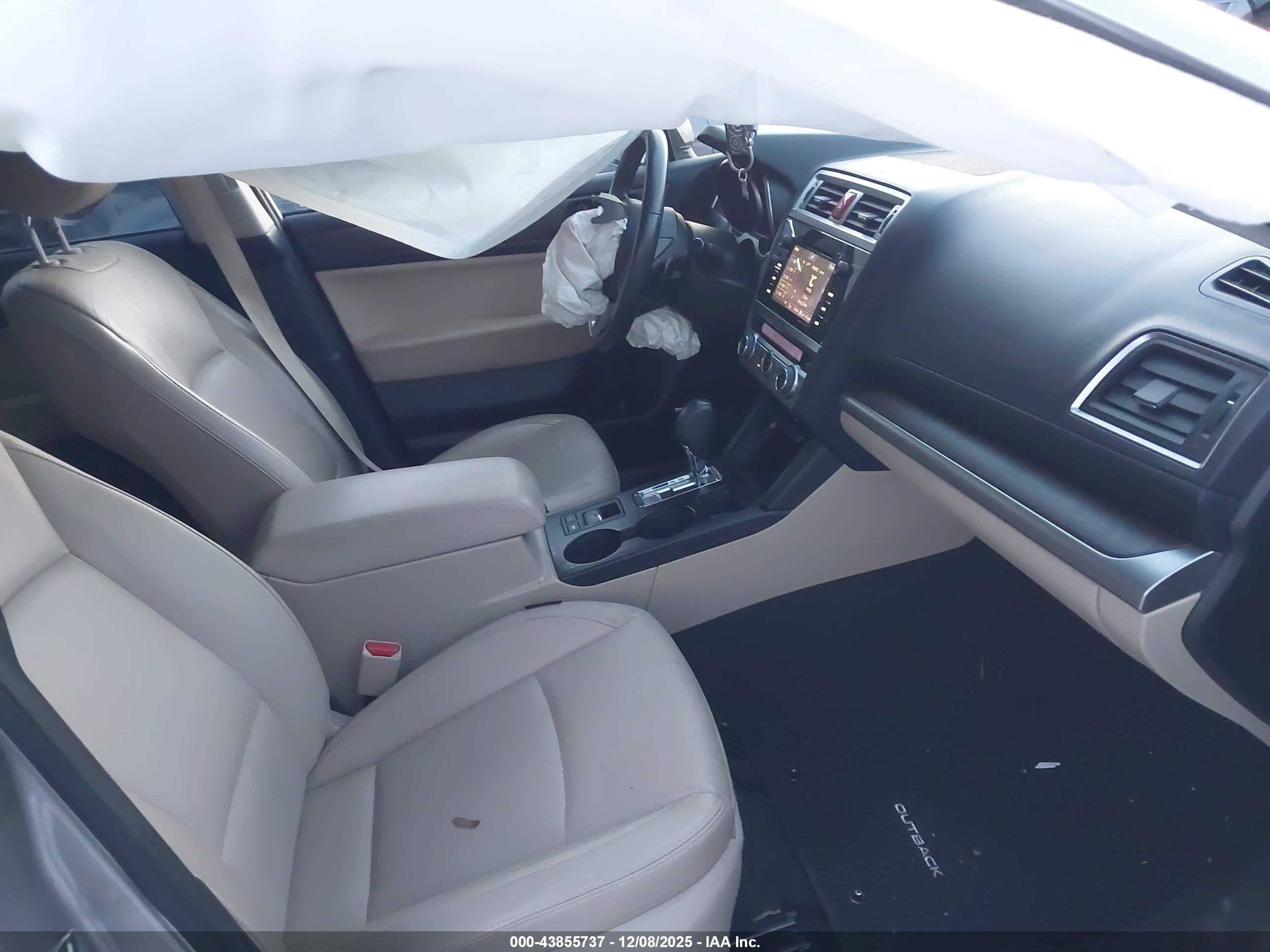 SUBARU OUTBACK image 5