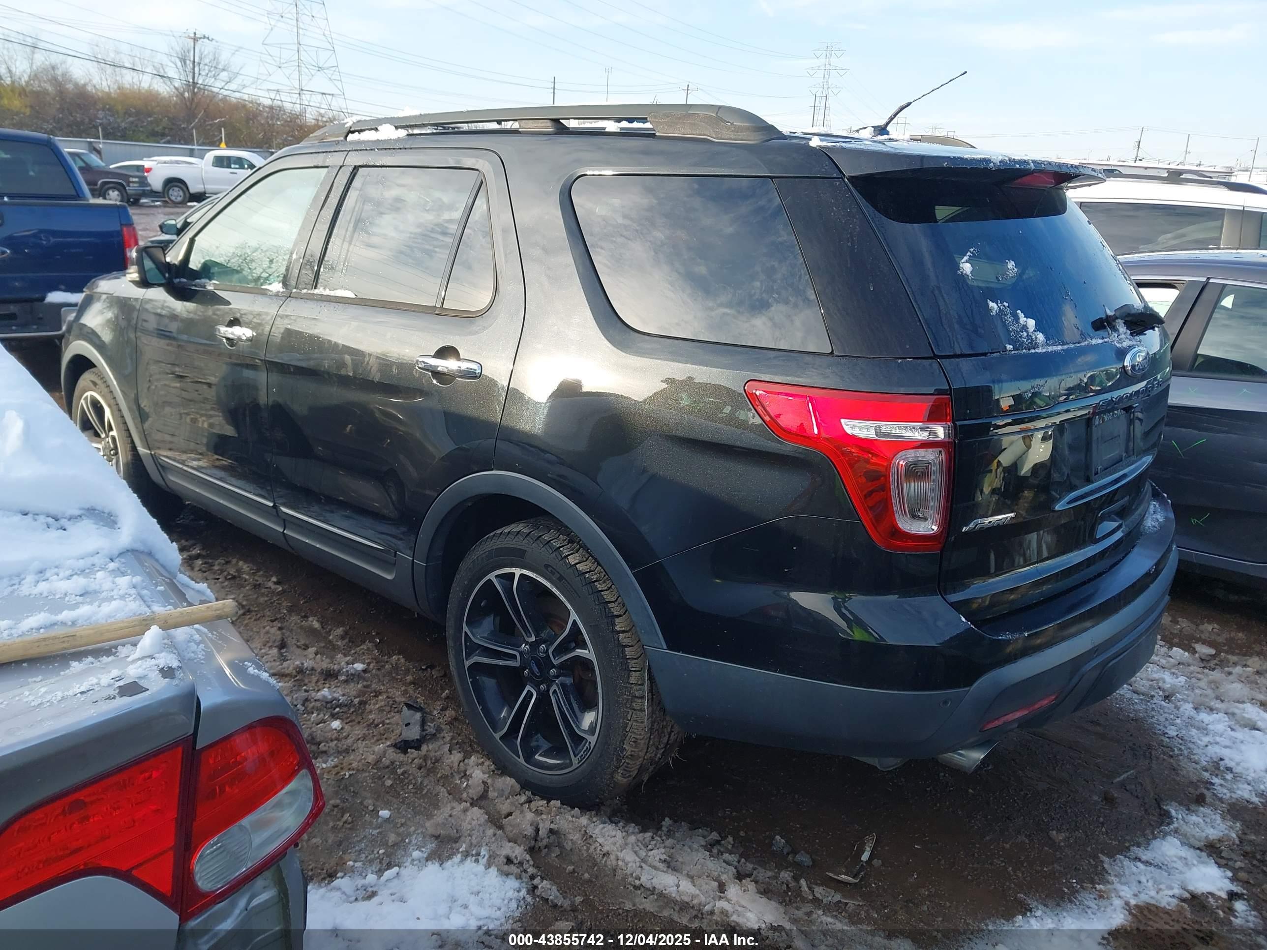 FORD EXPLORER image 3