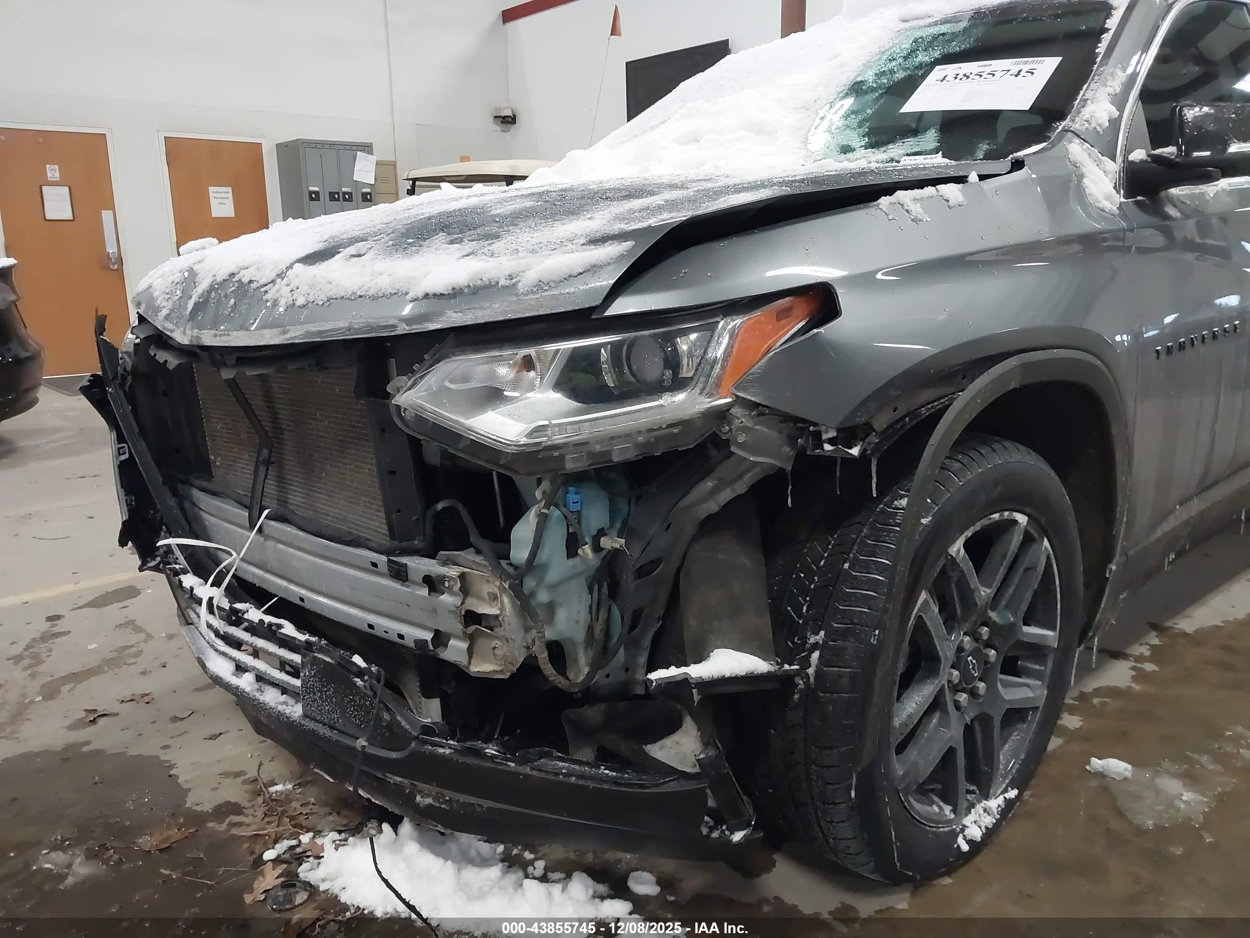CHEVROLET TRAVERSE image 6