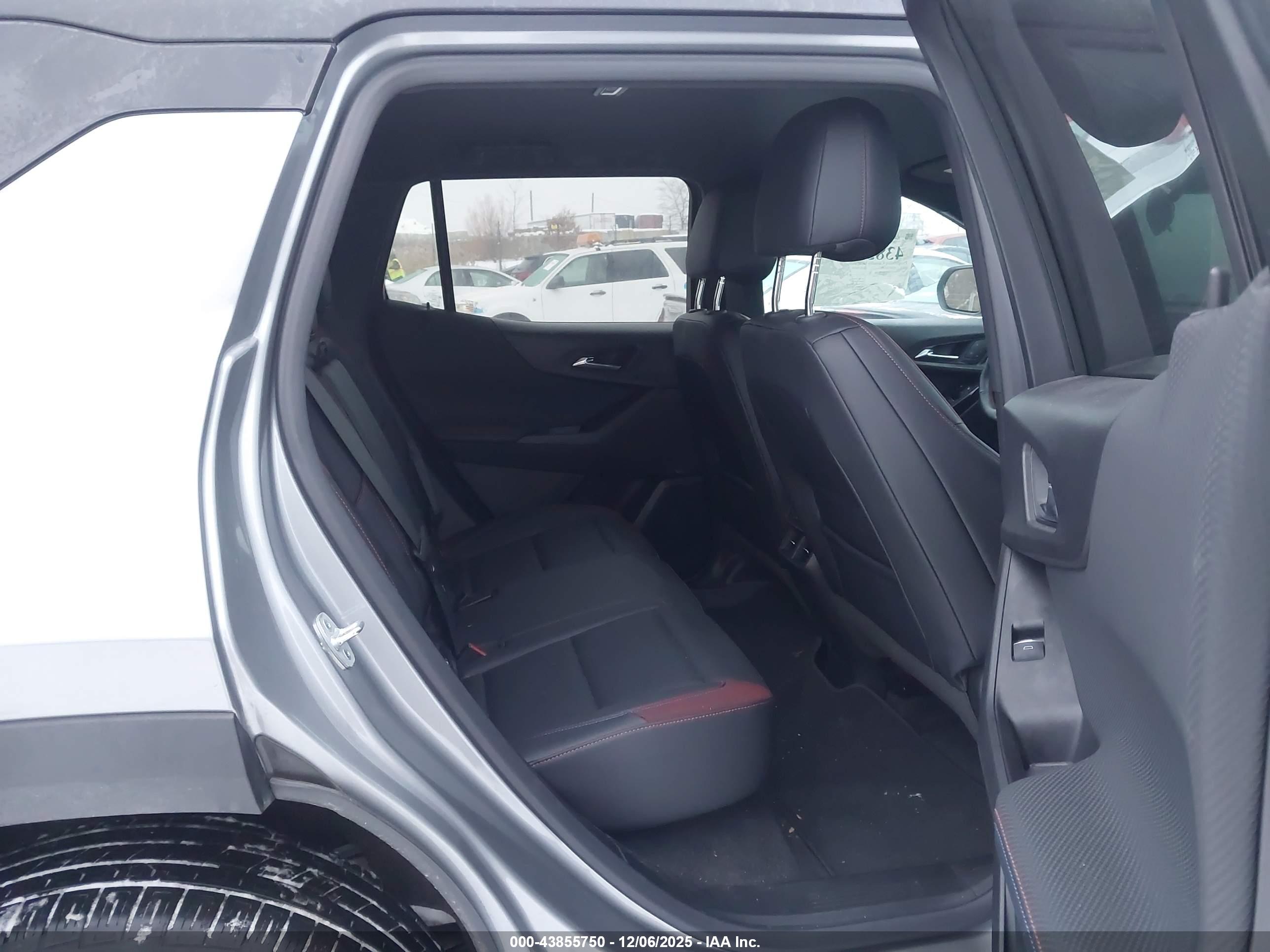CHEVROLET EQUINOX image 8