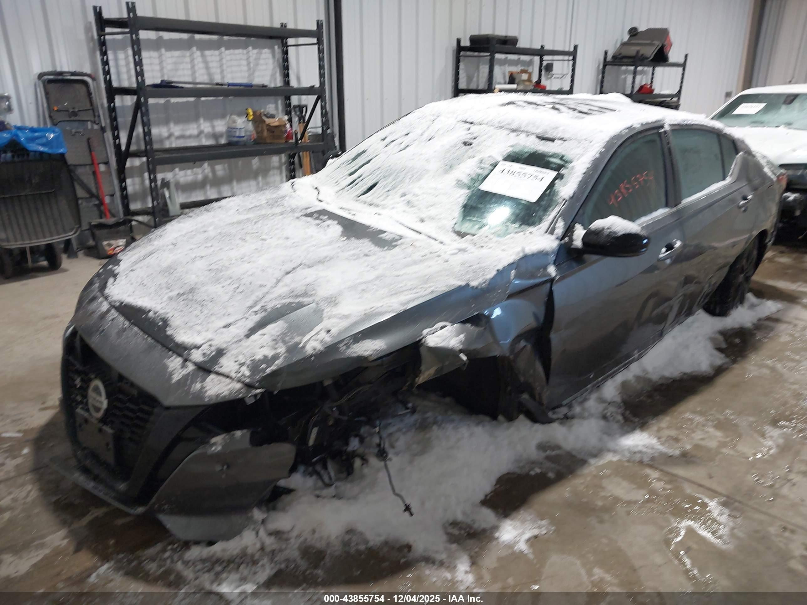 NISSAN ALTIMA image 2