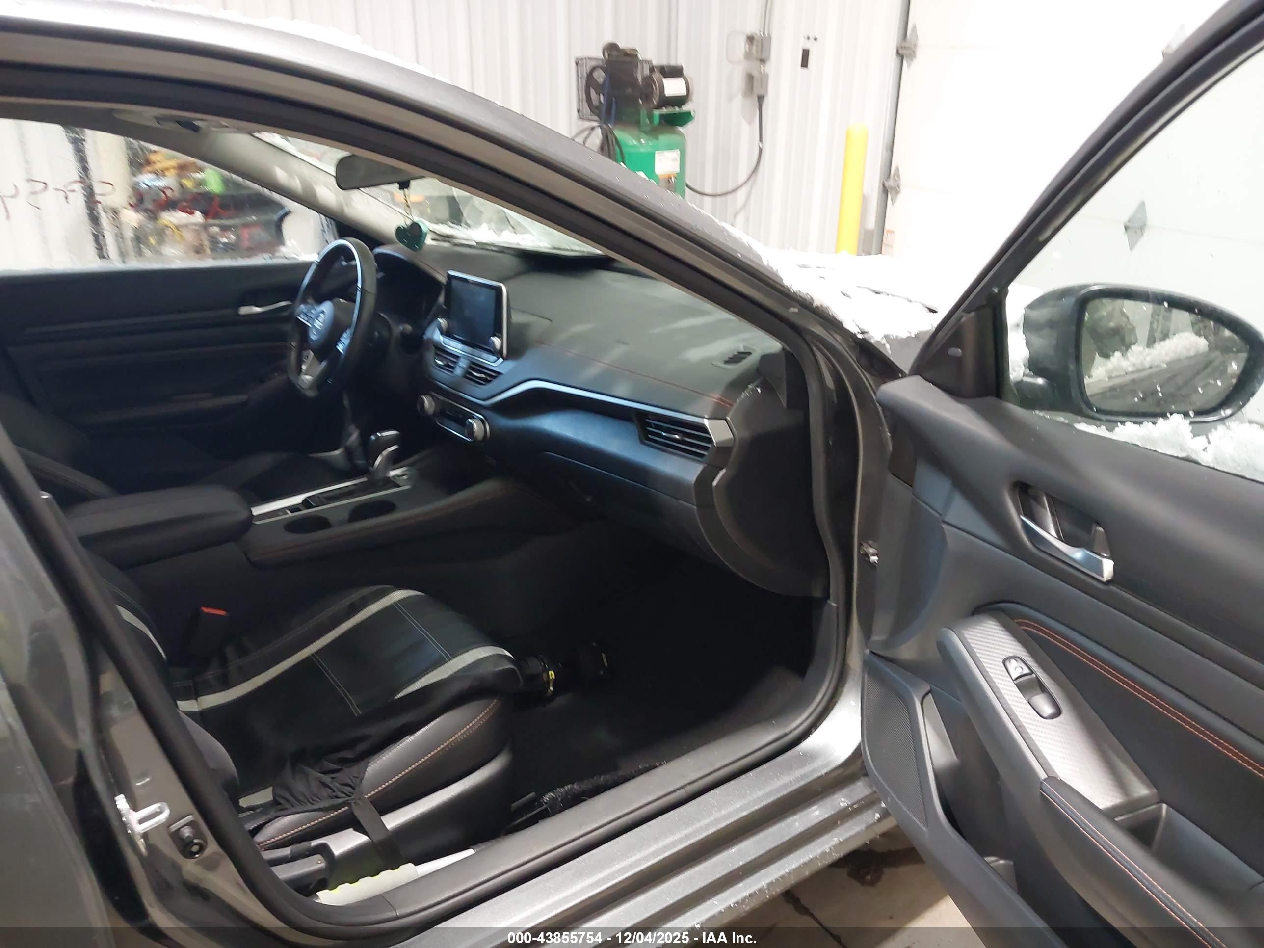 NISSAN ALTIMA image 5