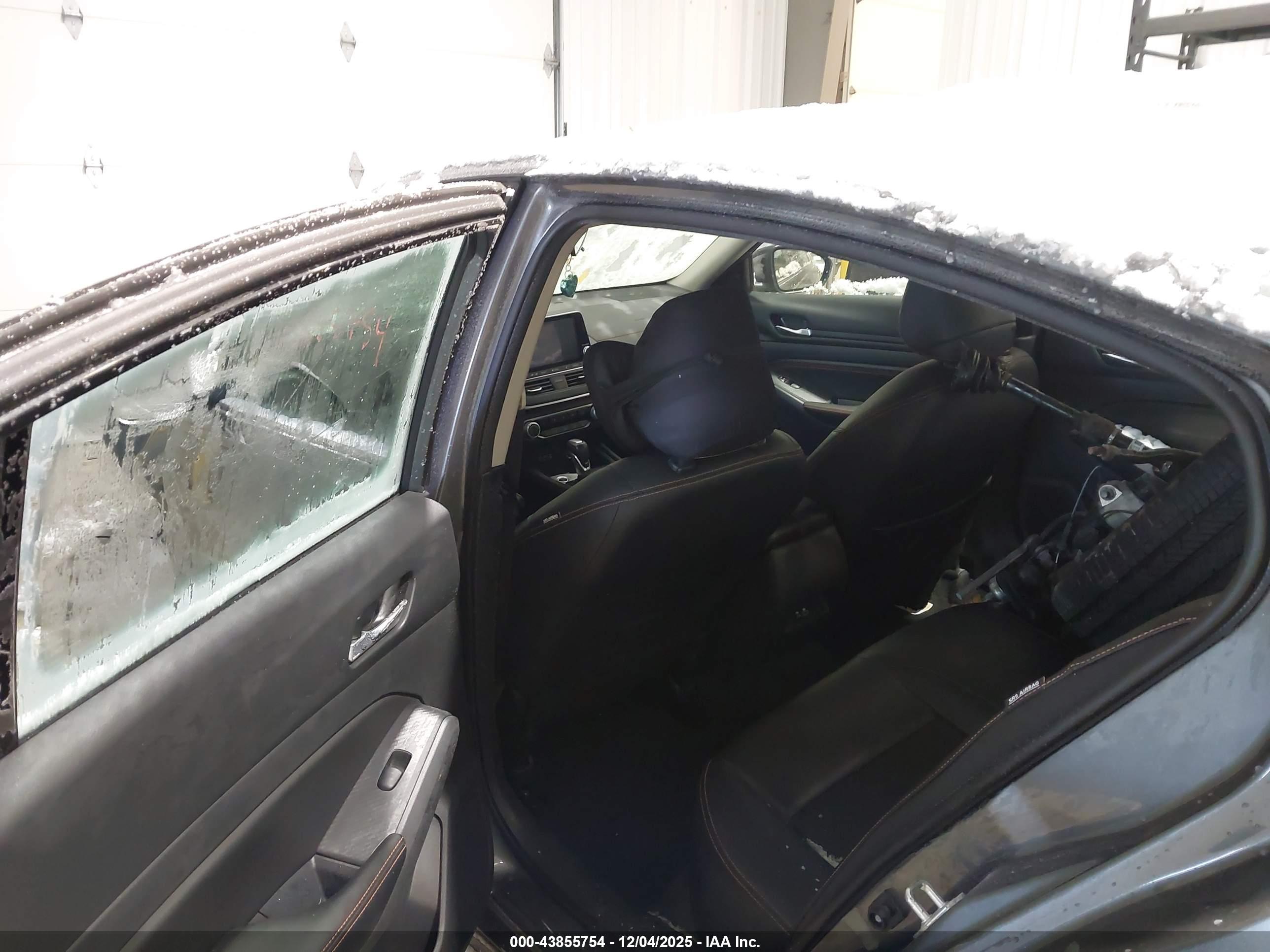 NISSAN ALTIMA image 8